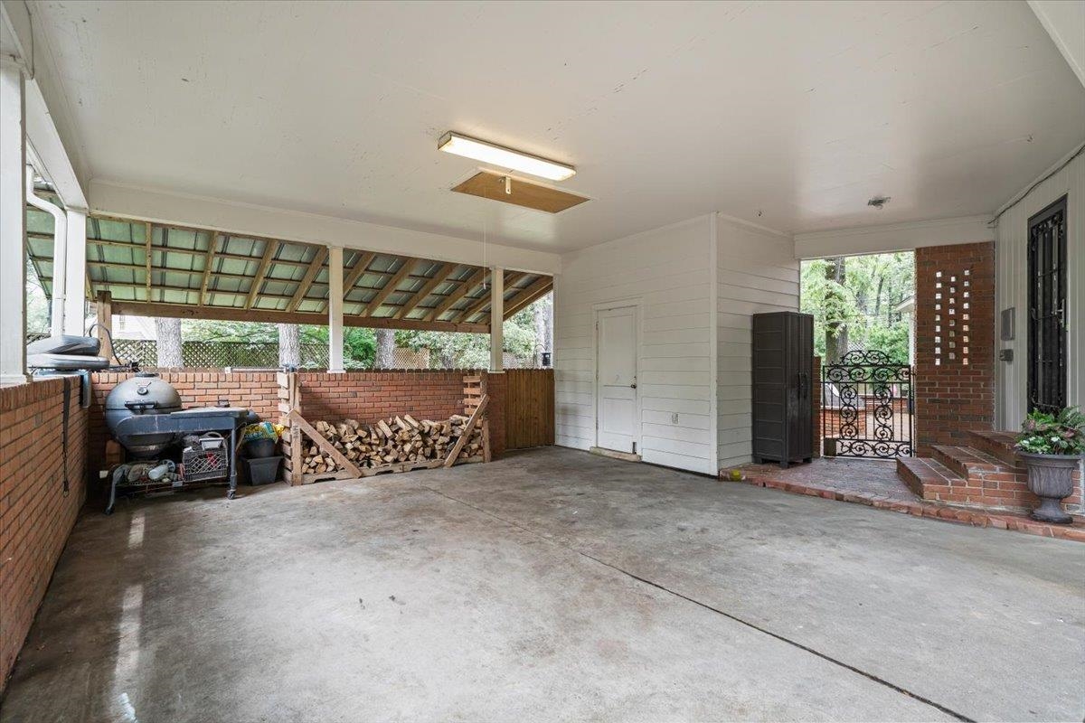 2345 KIRBY WOODS CV