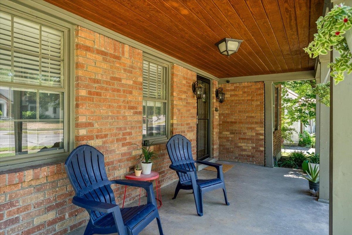 48 N ALICIA DR