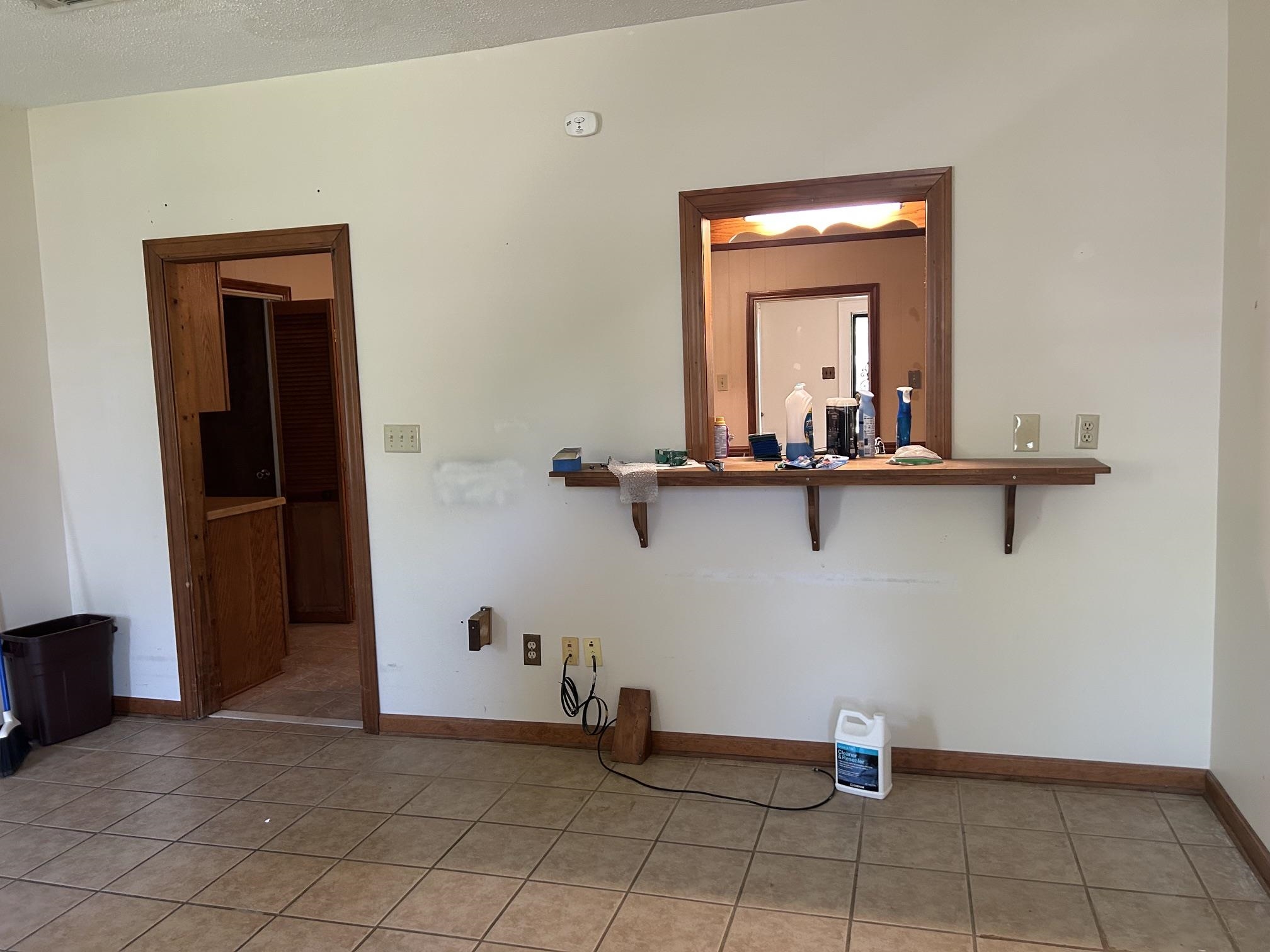 1089 N SANGA RD