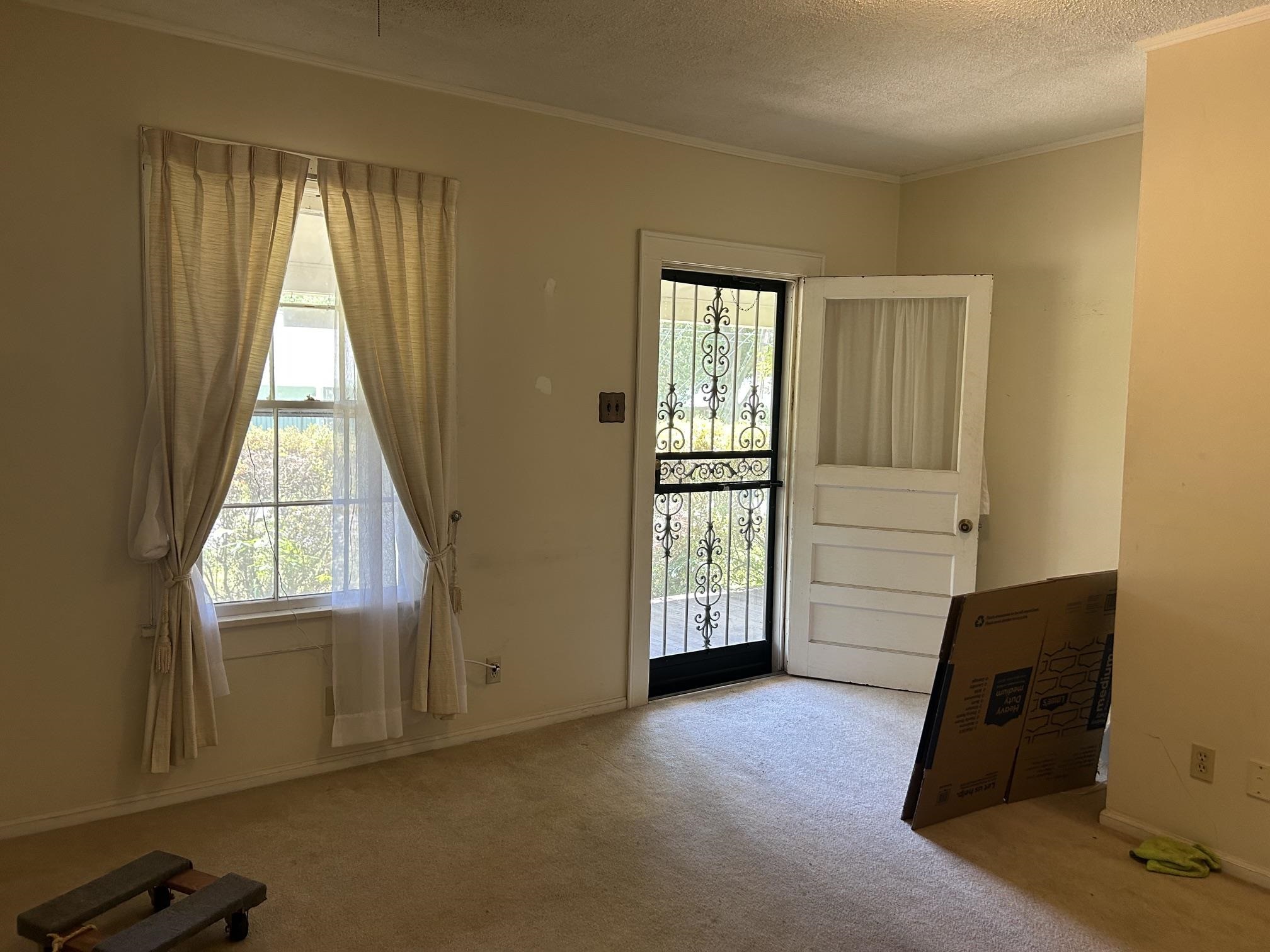 1089 N SANGA RD
