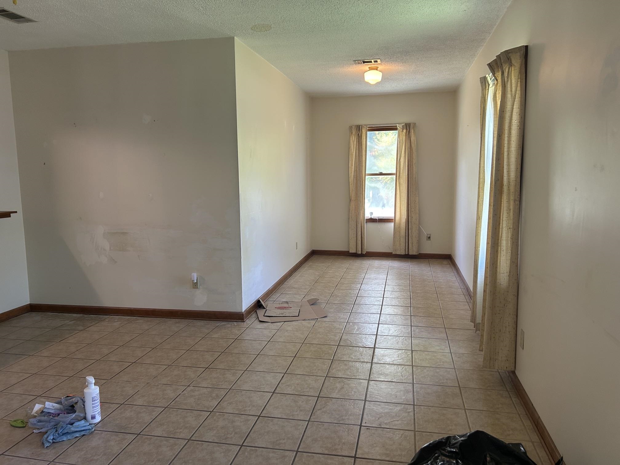1089 N SANGA RD