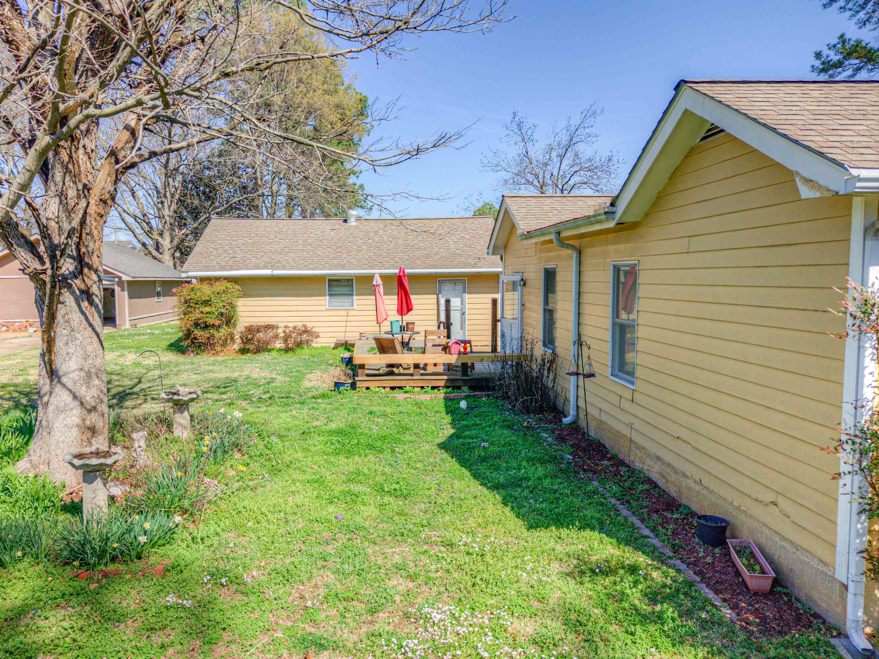 1089 N SANGA RD