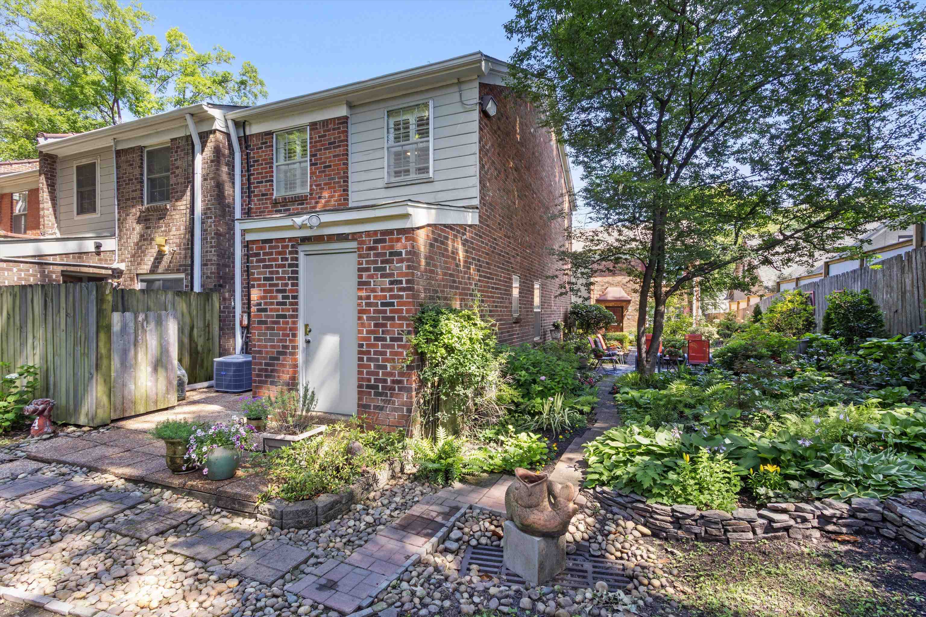 532 PEABODY AVE Unit: 532