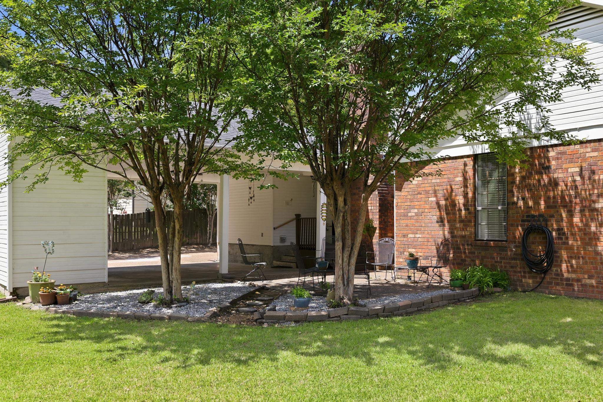 7941 ELM LEAF DR