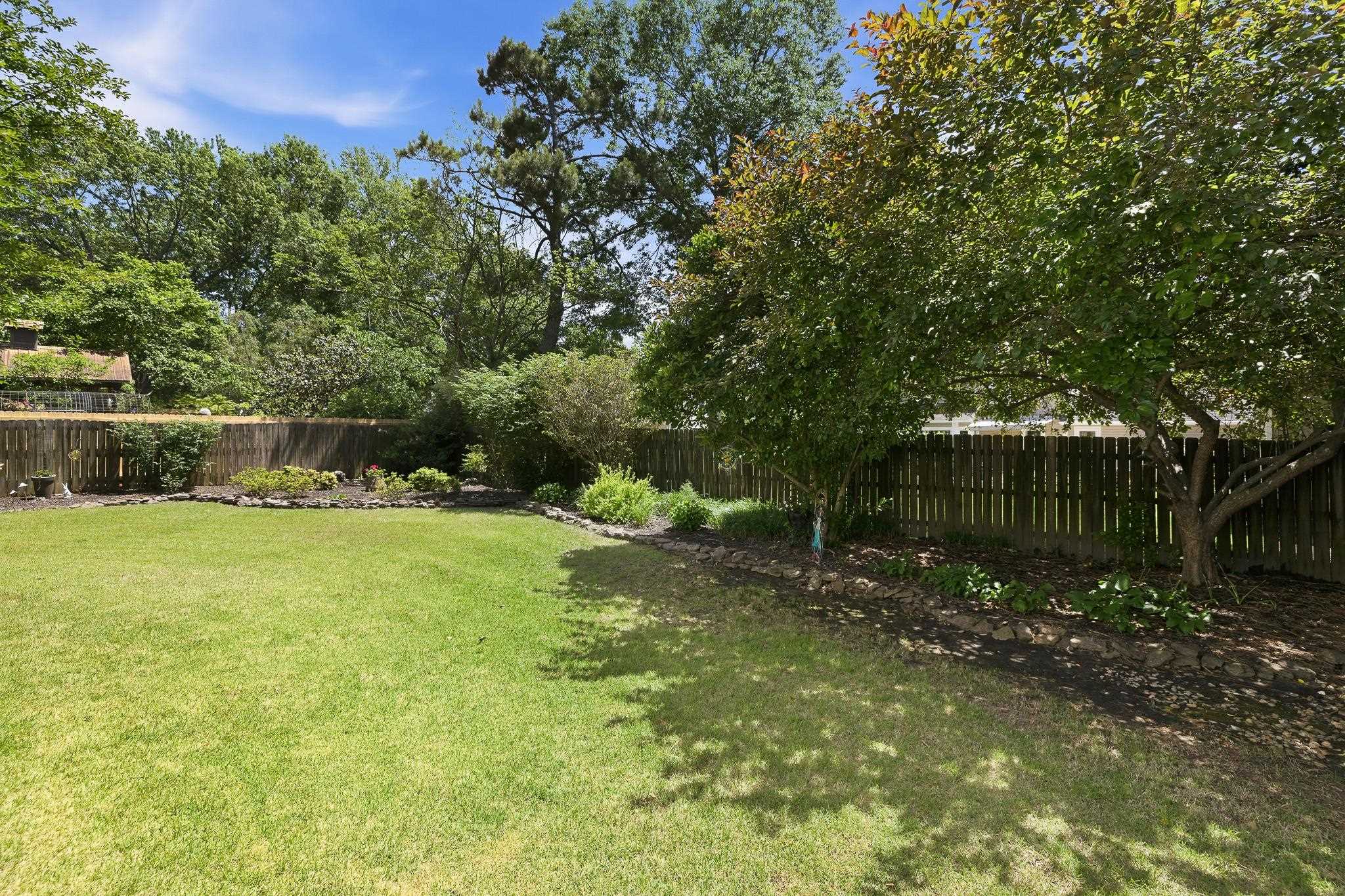 7941 ELM LEAF DR