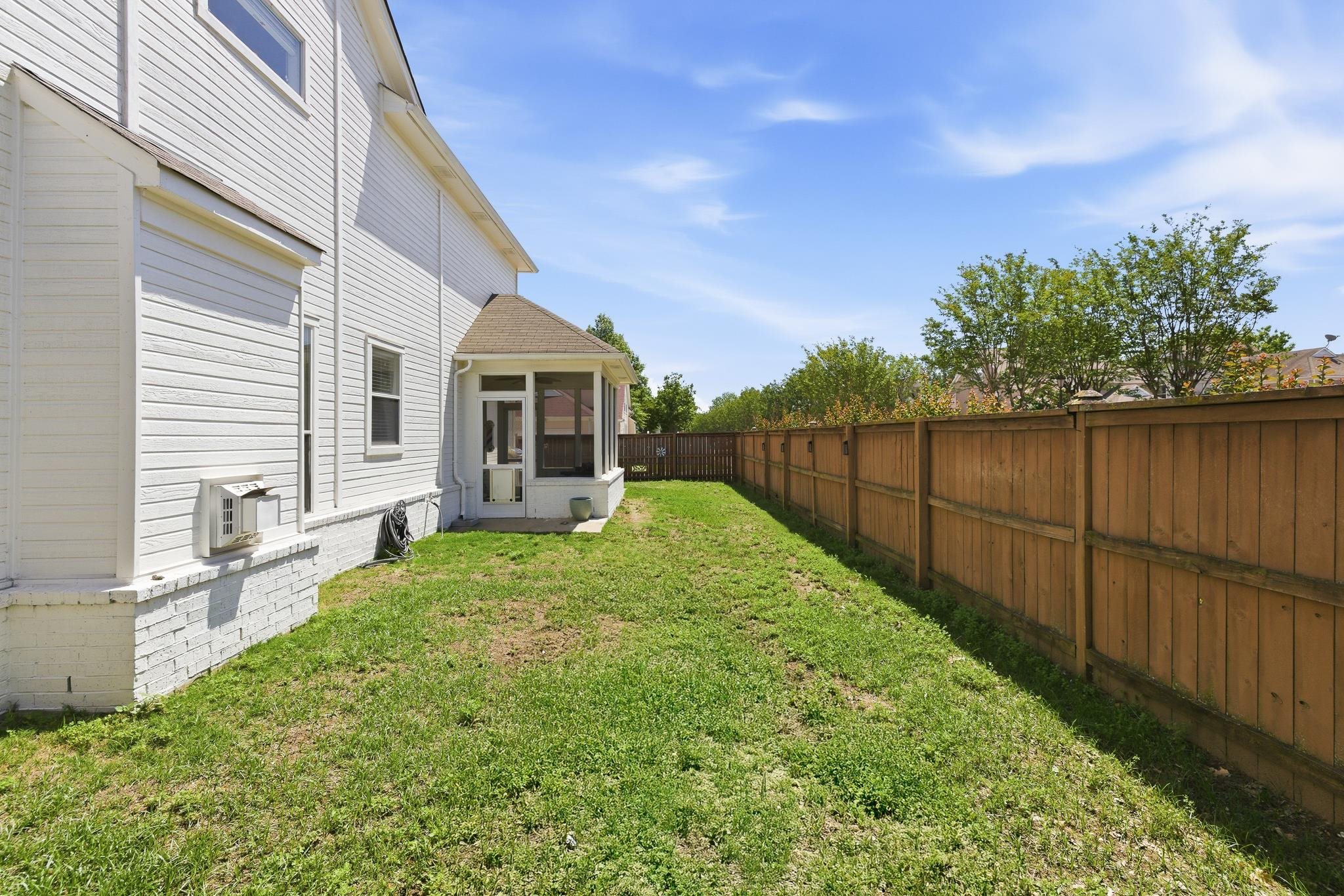 1400 ISLAND PL E