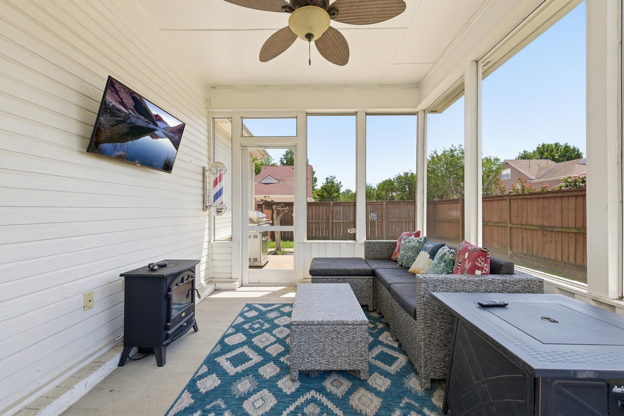 1400 ISLAND PL E