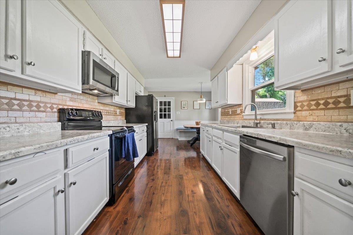 1065 PETERSBURG CV