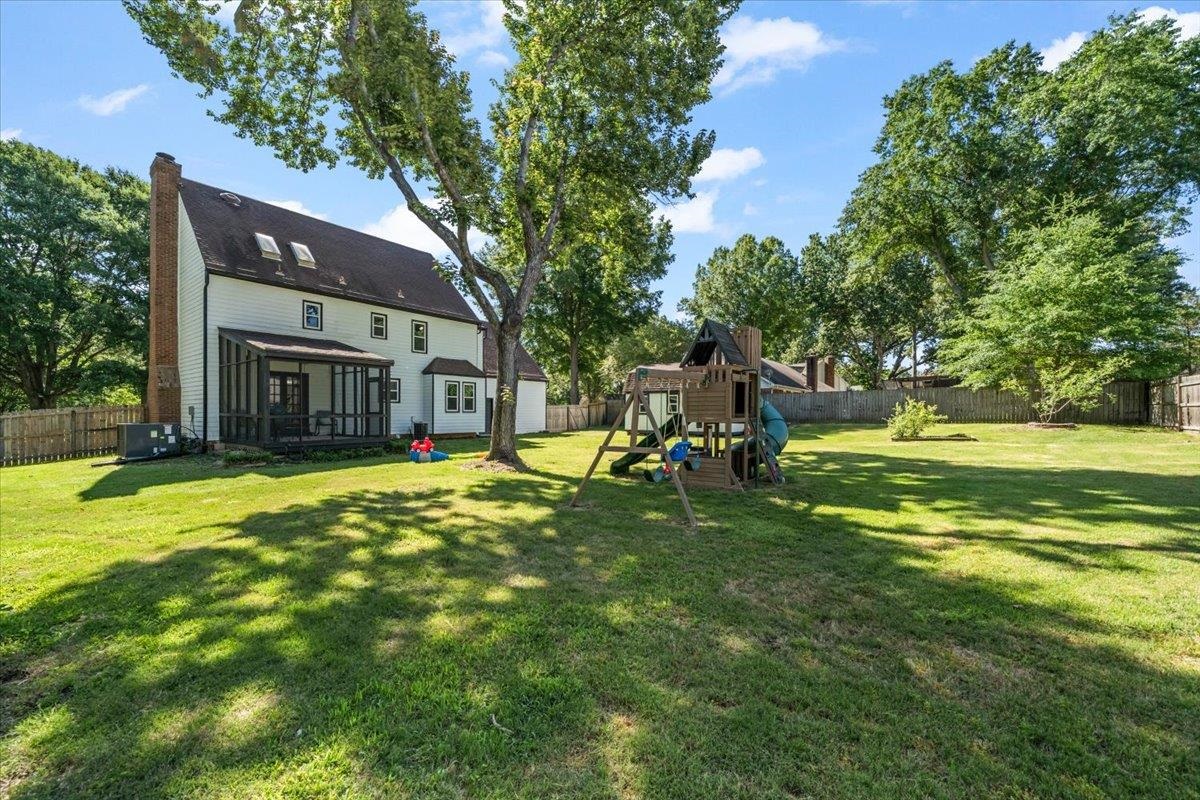 1065 PETERSBURG CV