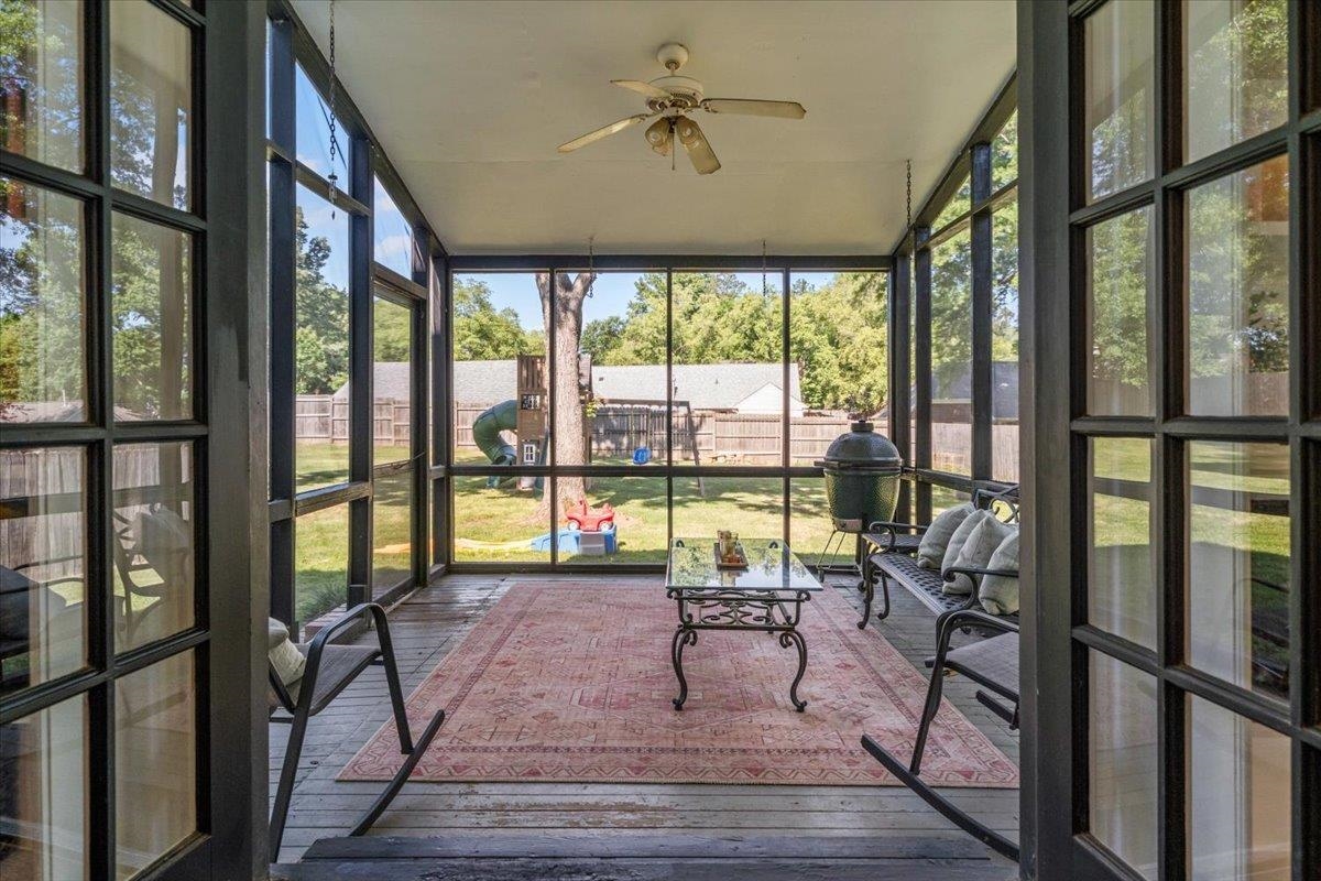 1065 PETERSBURG CV