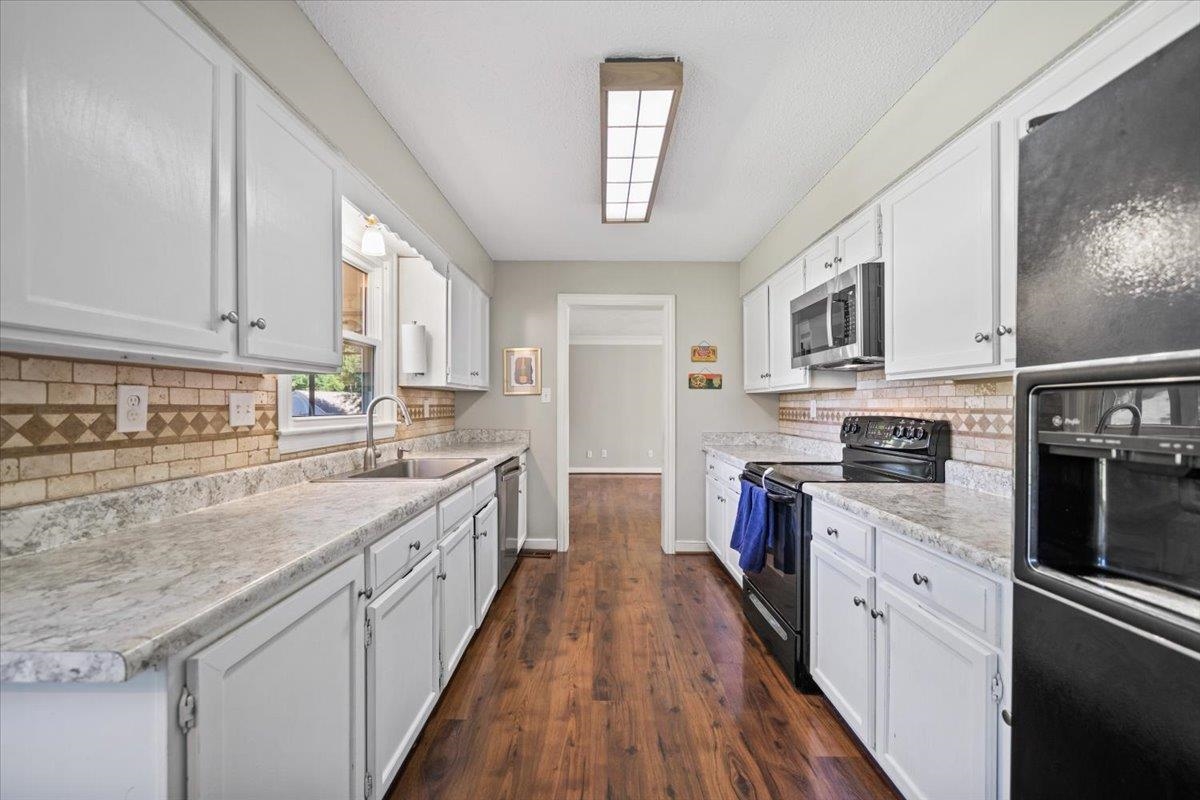 1065 PETERSBURG CV