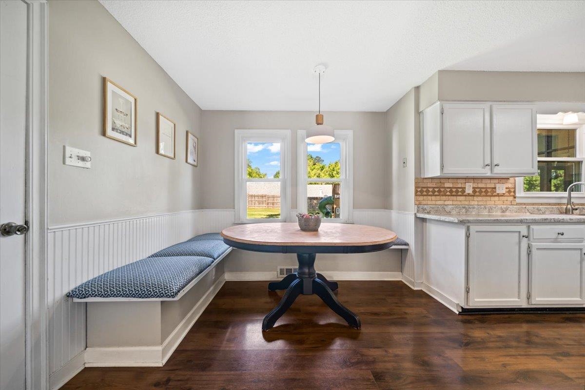 1065 PETERSBURG CV