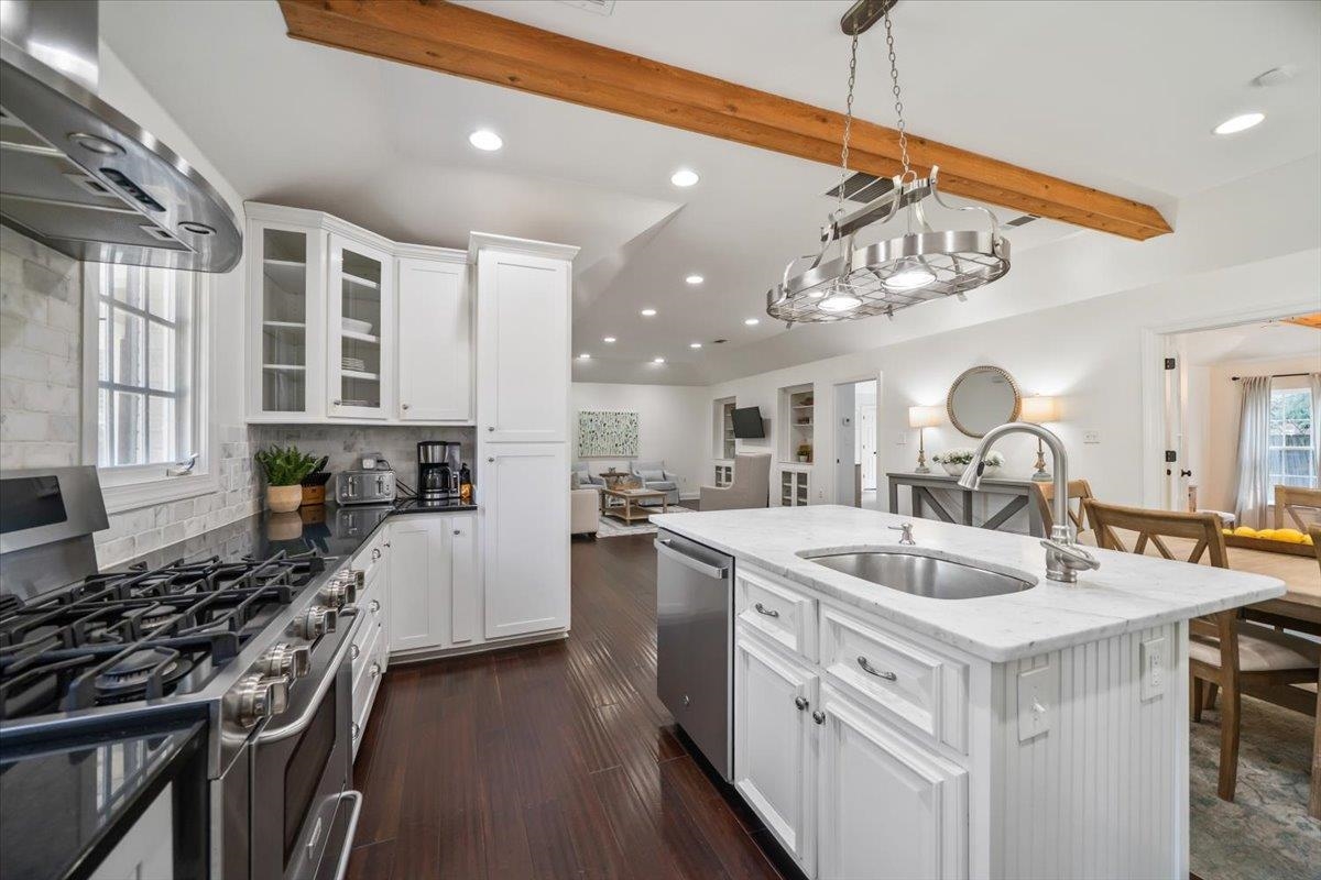 288 MARY ANN DR