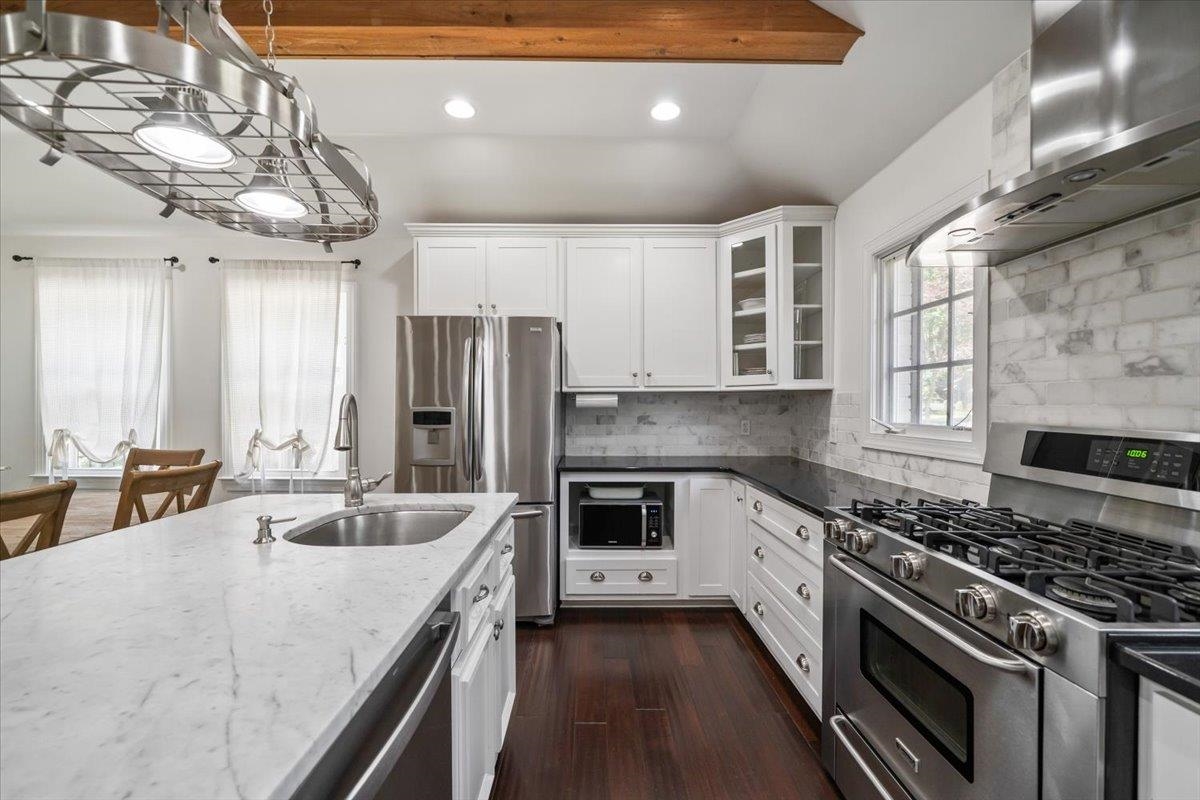 288 MARY ANN DR