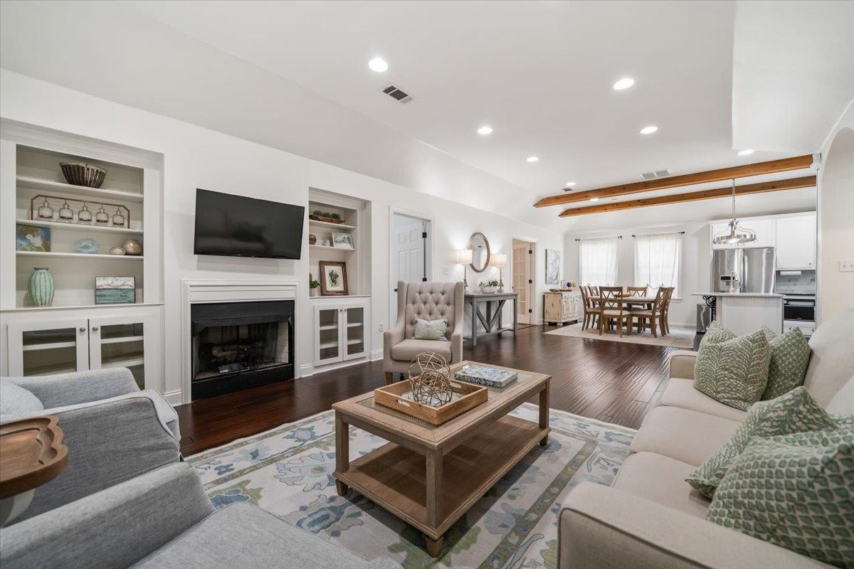 288 MARY ANN DR