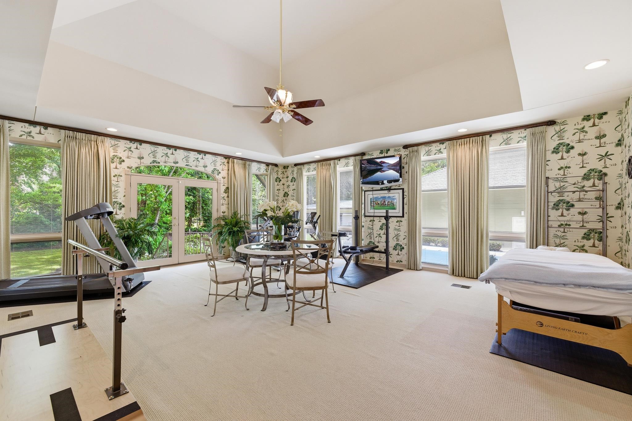 425 SWEETBRIER RD