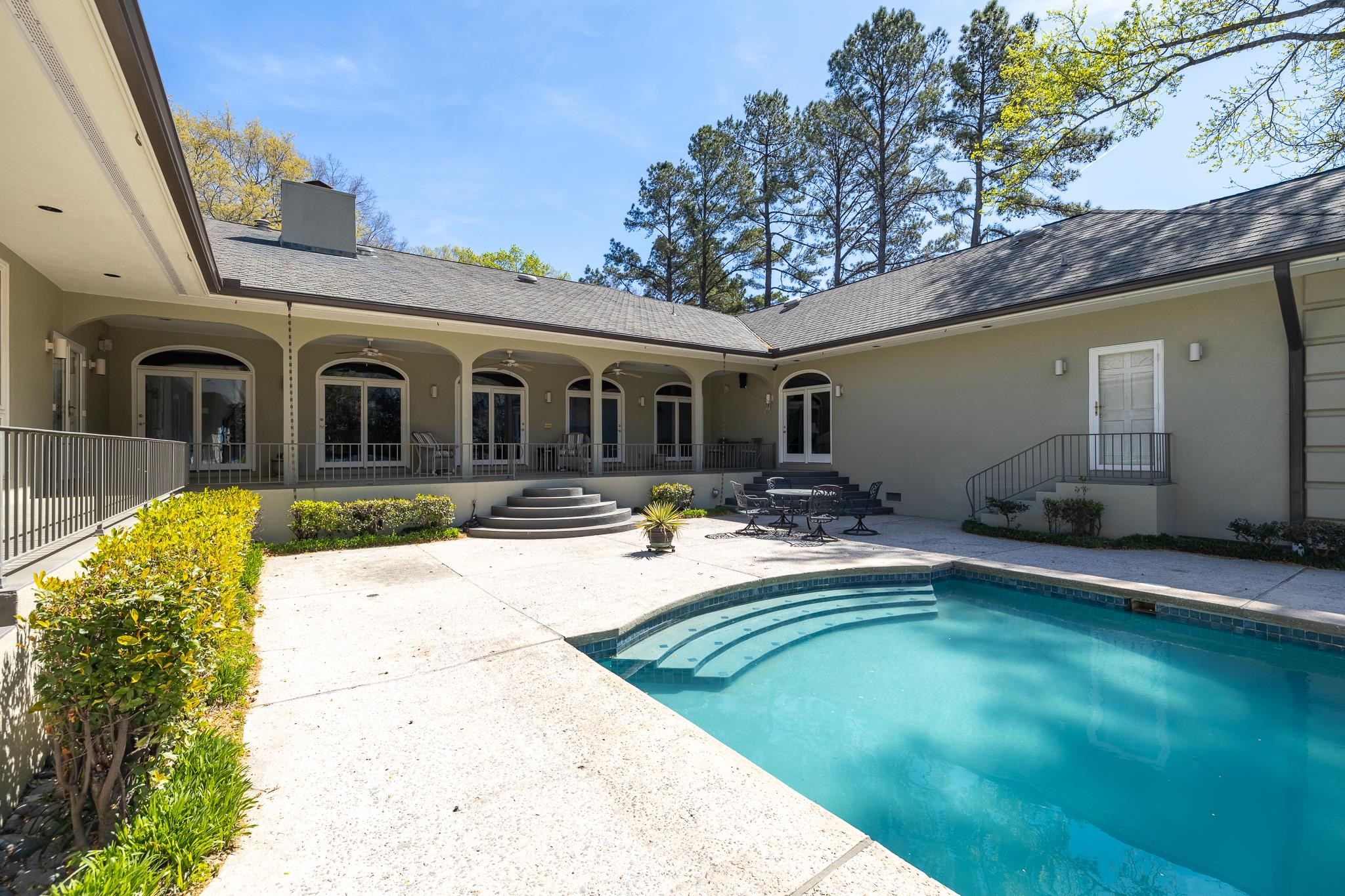 425 SWEETBRIER RD