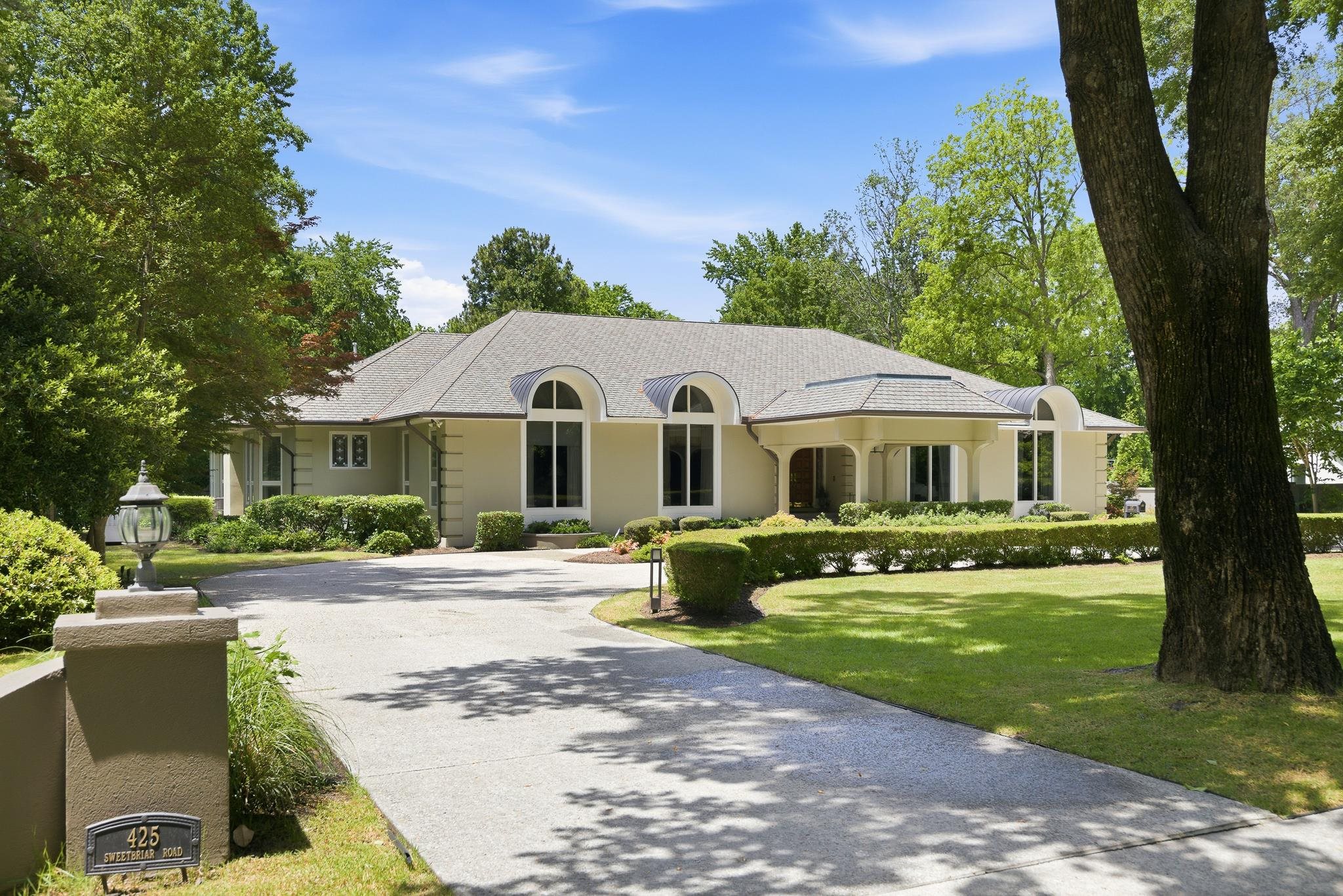 425 SWEETBRIER RD