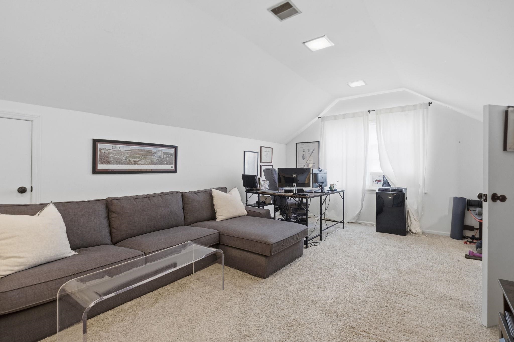 1545 RIVERDALE RD