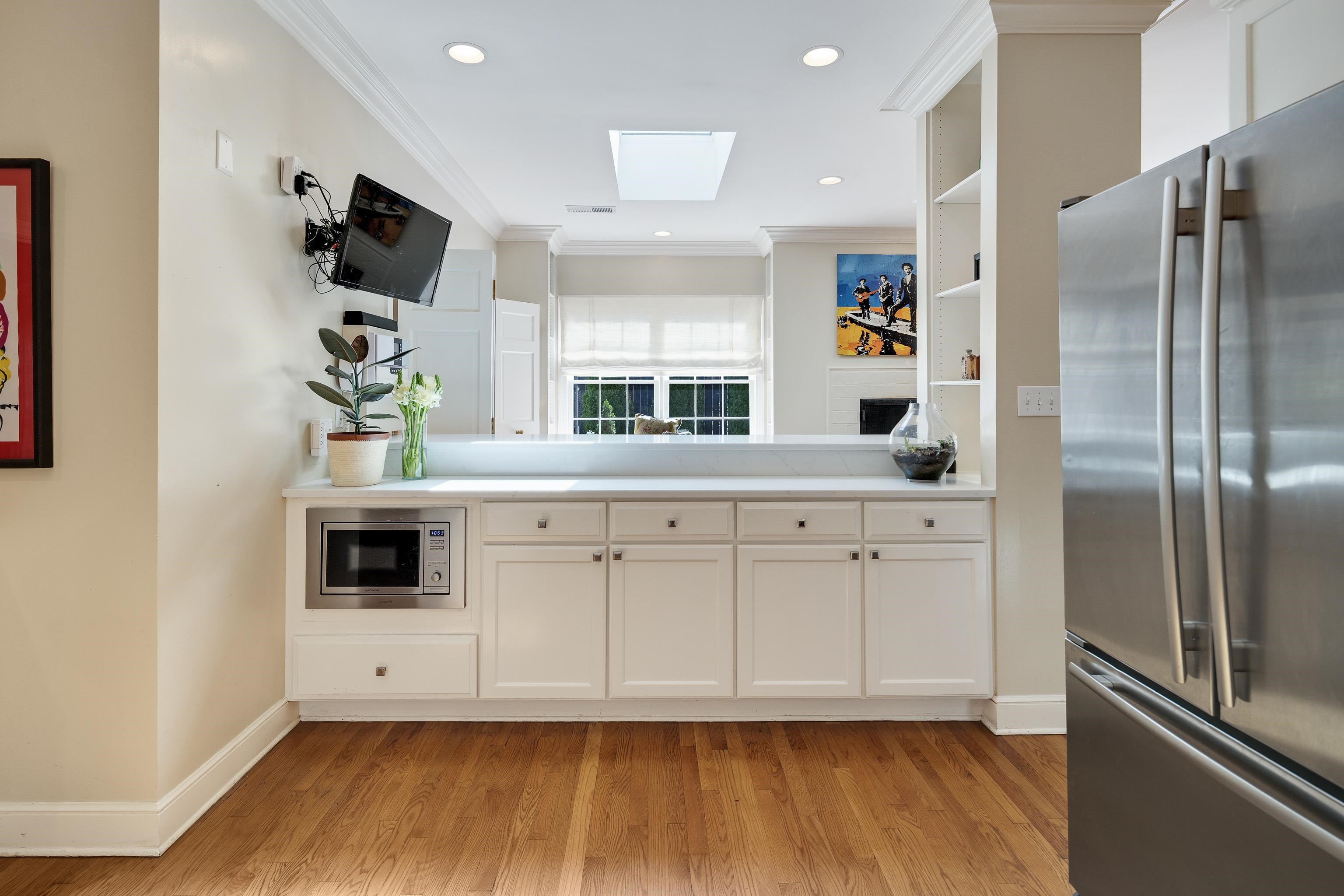 390 WILLIAMSBURG LN