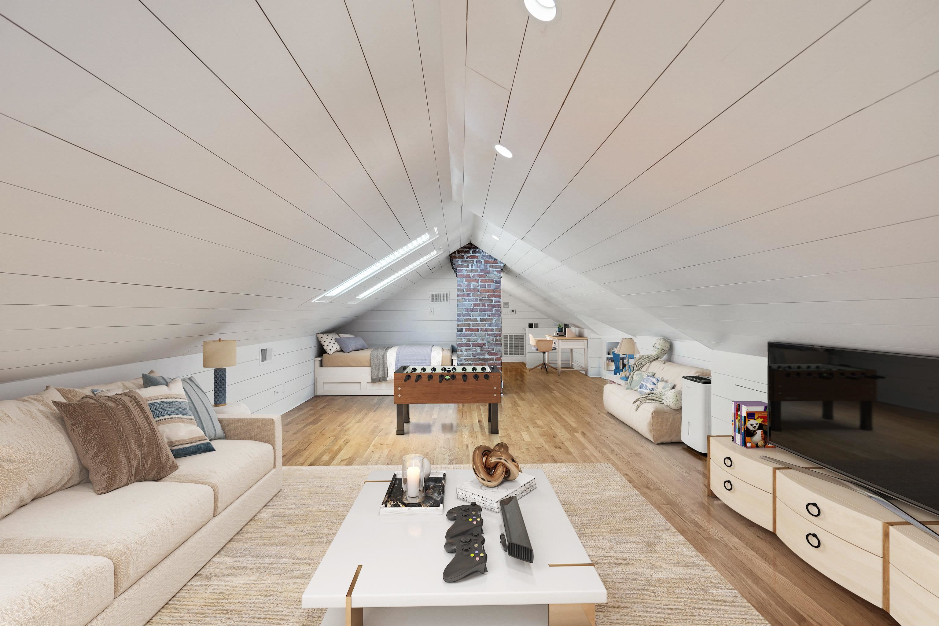 390 WILLIAMSBURG LN