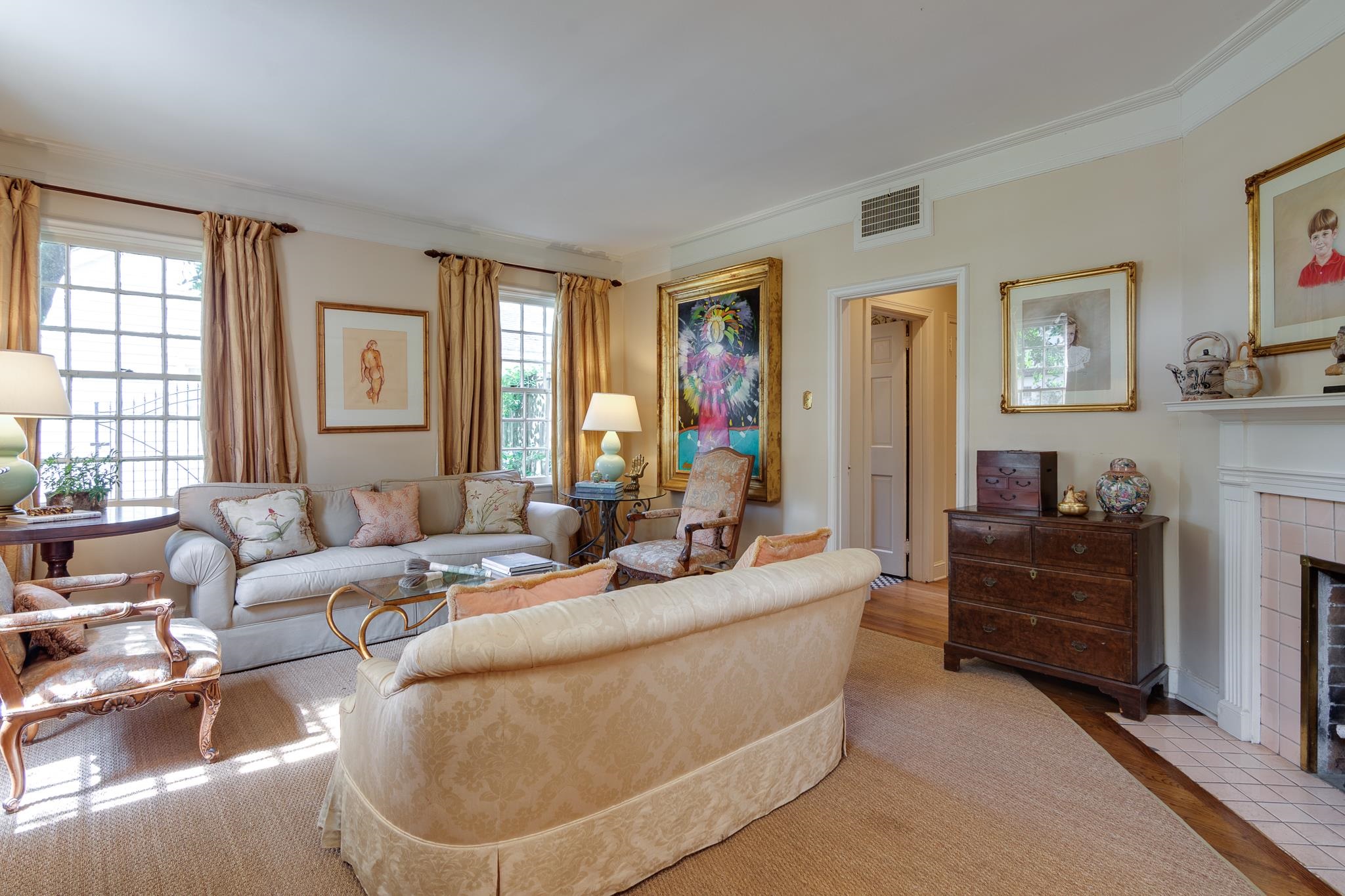 353 WILLIAMSBURG LN