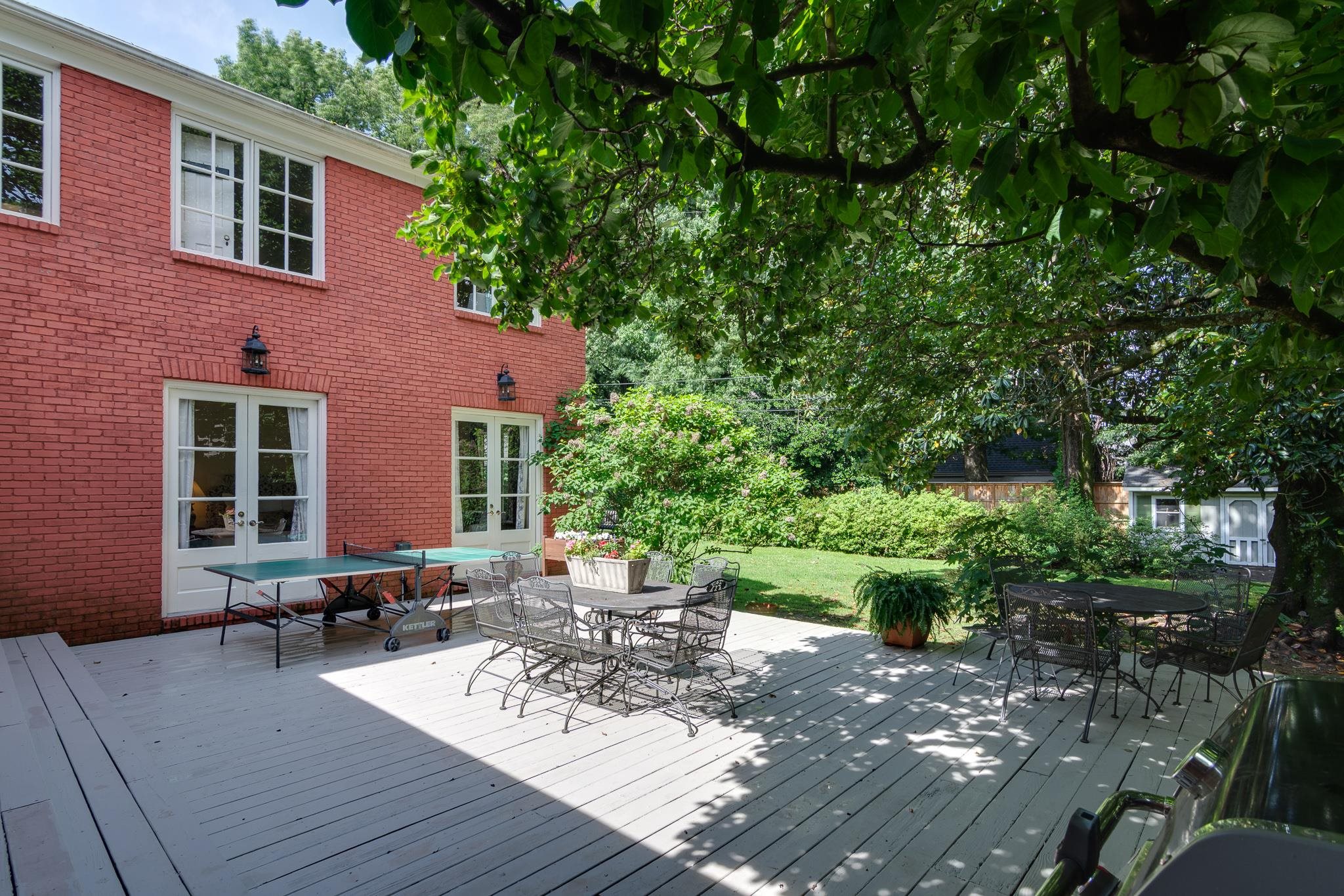 353 WILLIAMSBURG LN