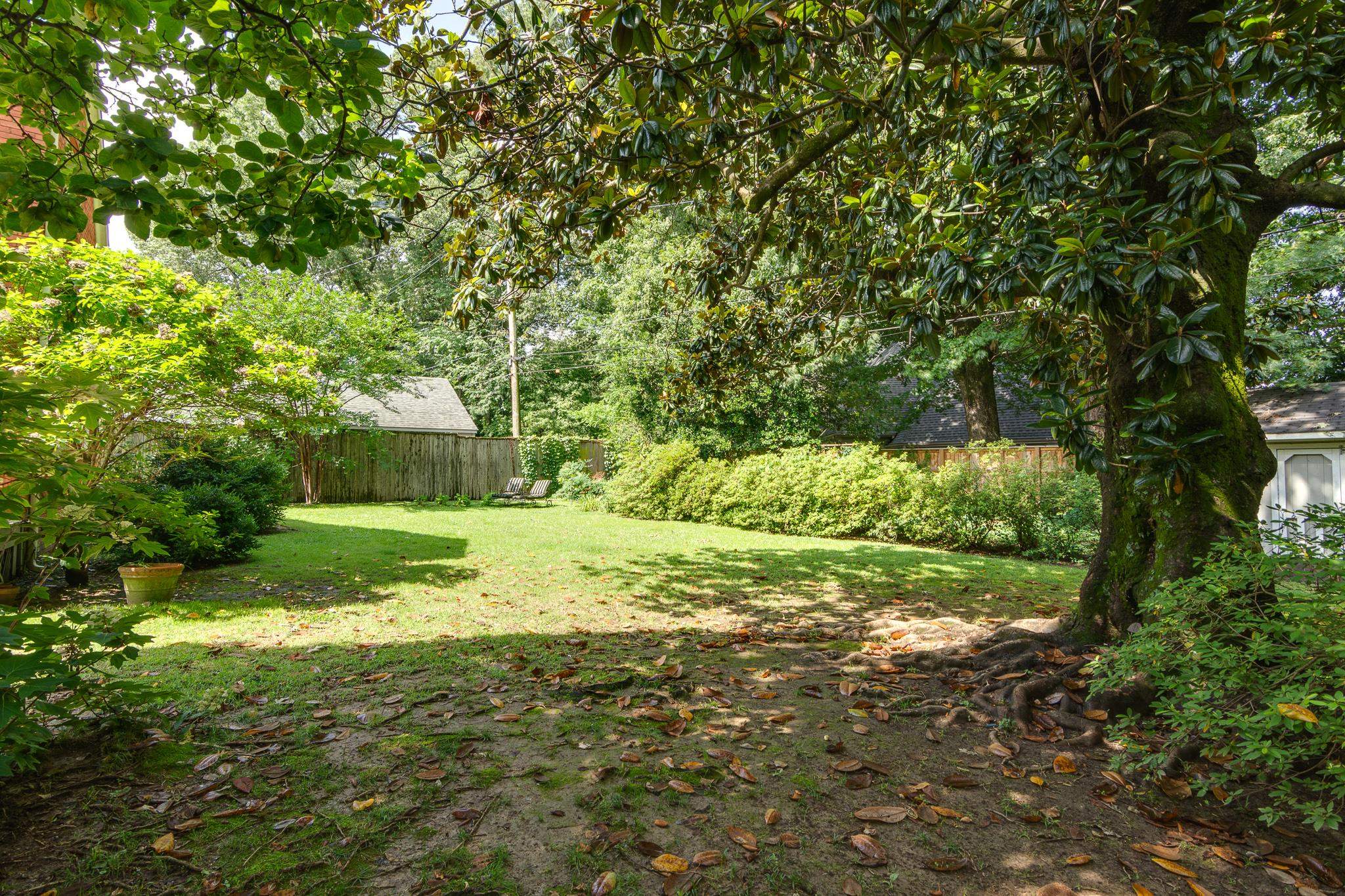 353 WILLIAMSBURG LN
