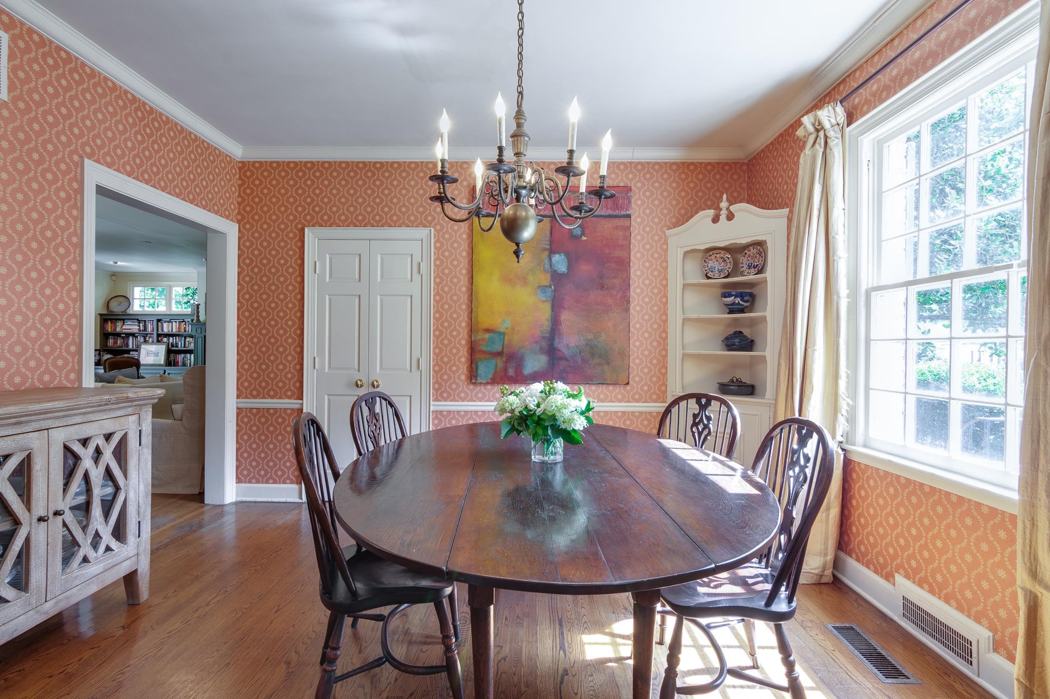353 WILLIAMSBURG LN