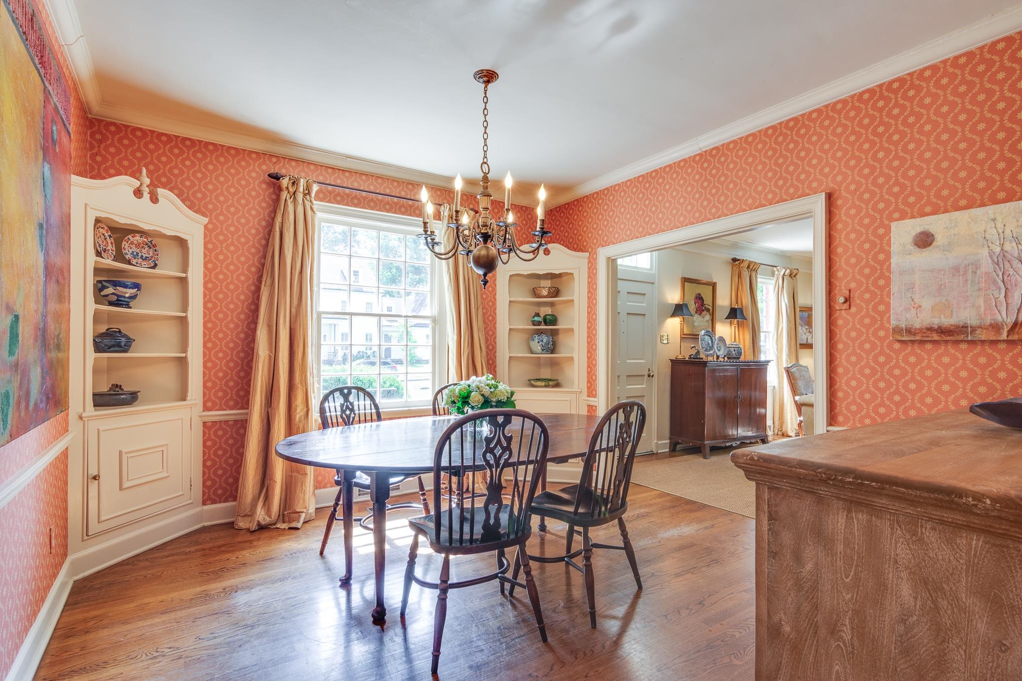 353 WILLIAMSBURG LN