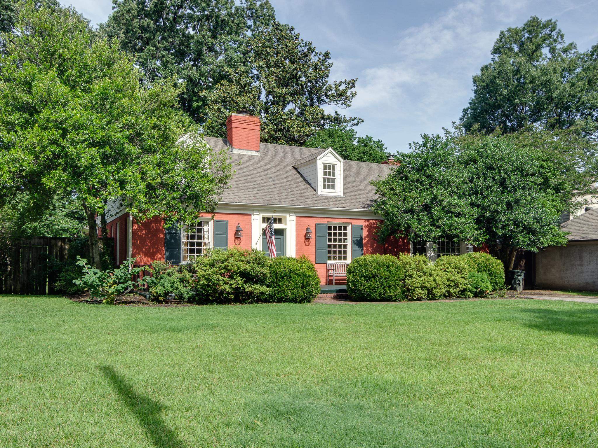 353 WILLIAMSBURG LN