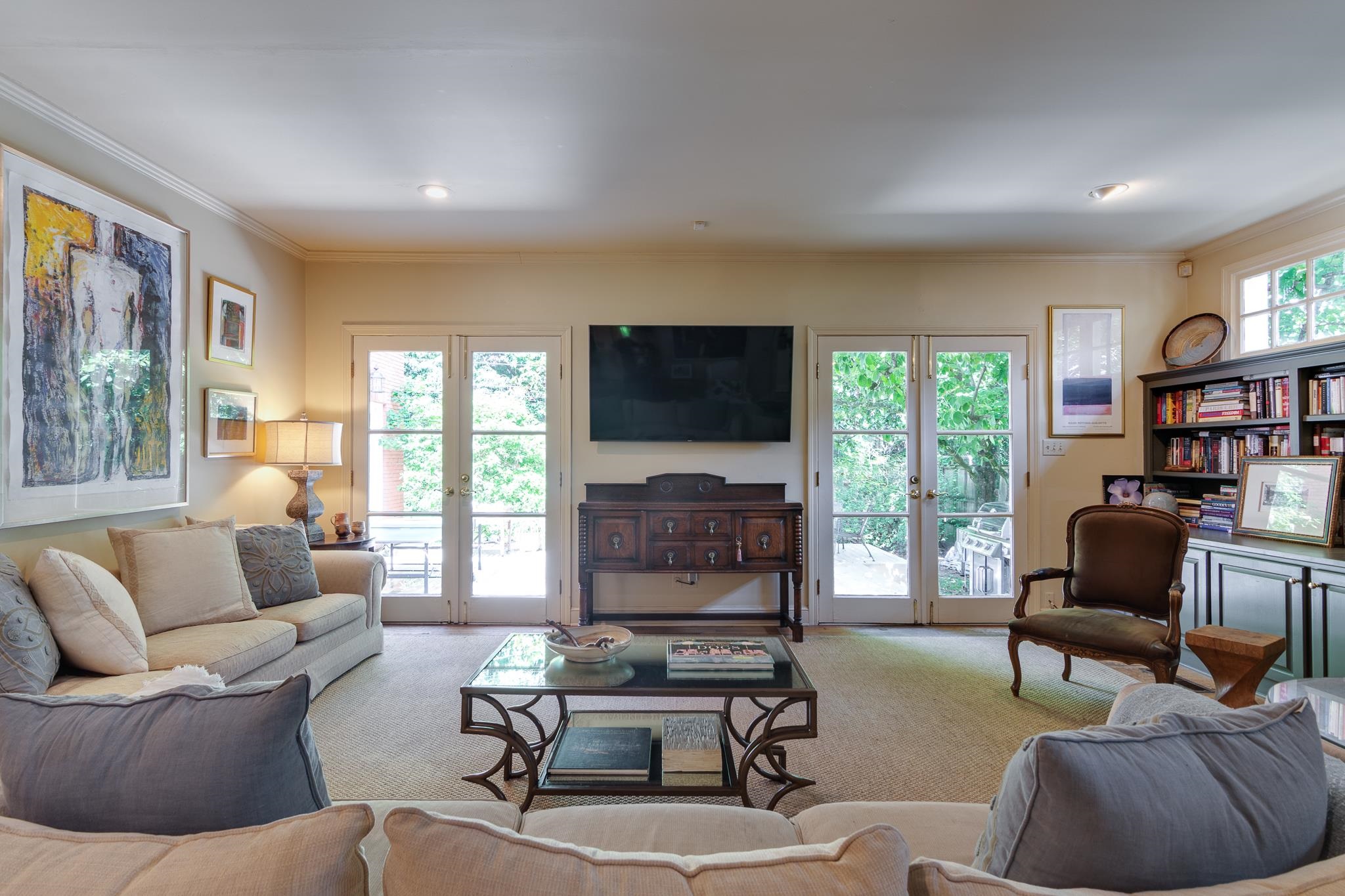 353 WILLIAMSBURG LN