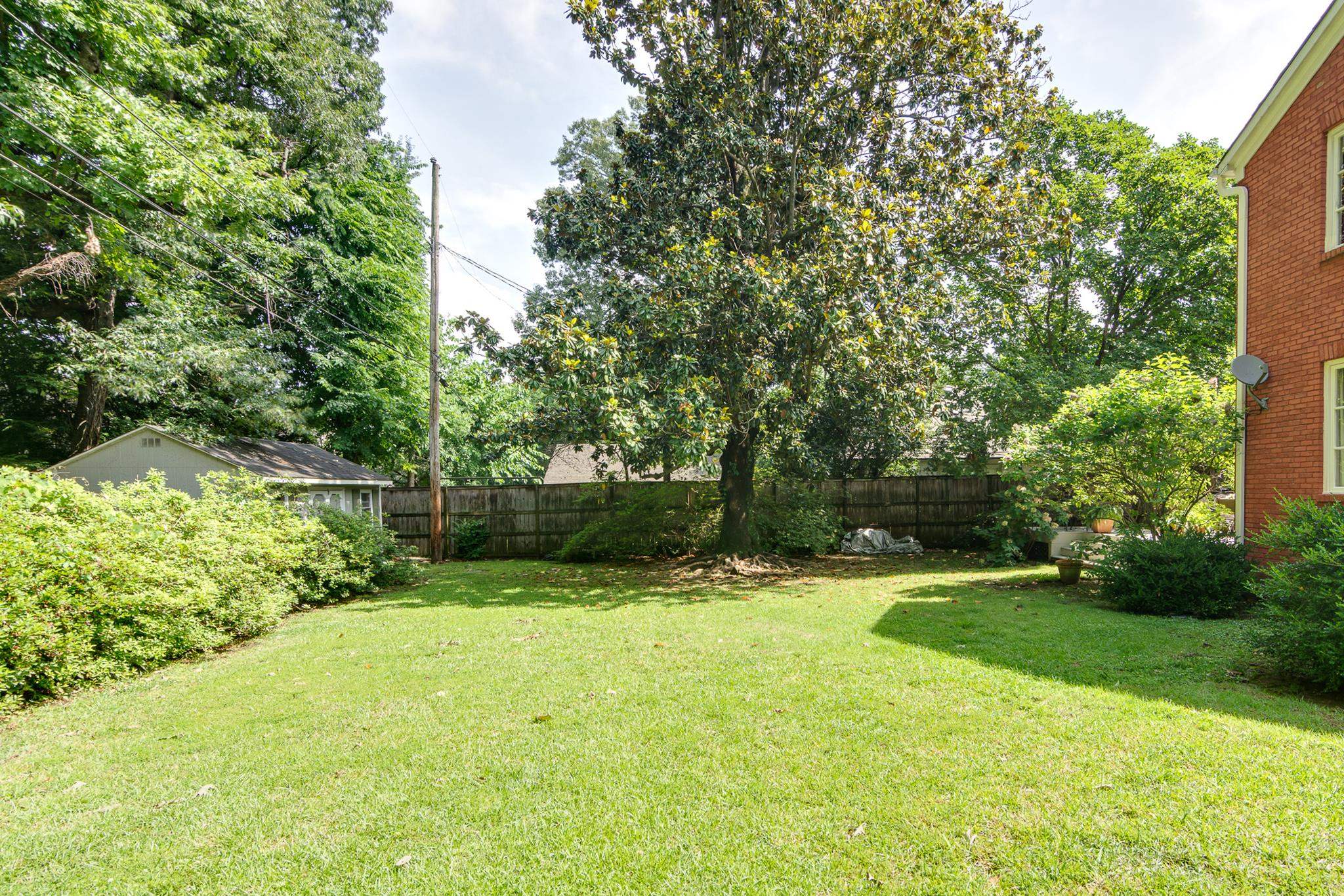 353 WILLIAMSBURG LN