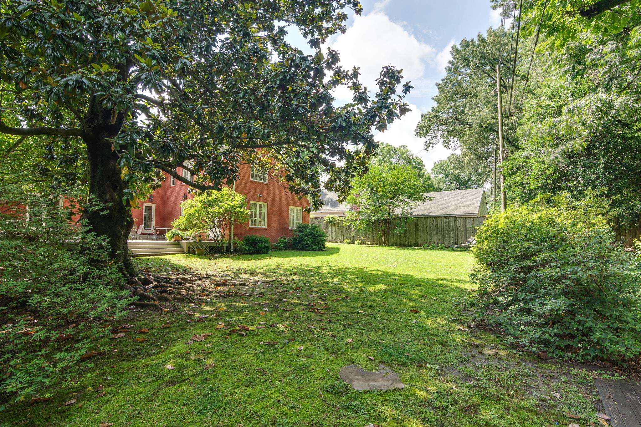 353 WILLIAMSBURG LN