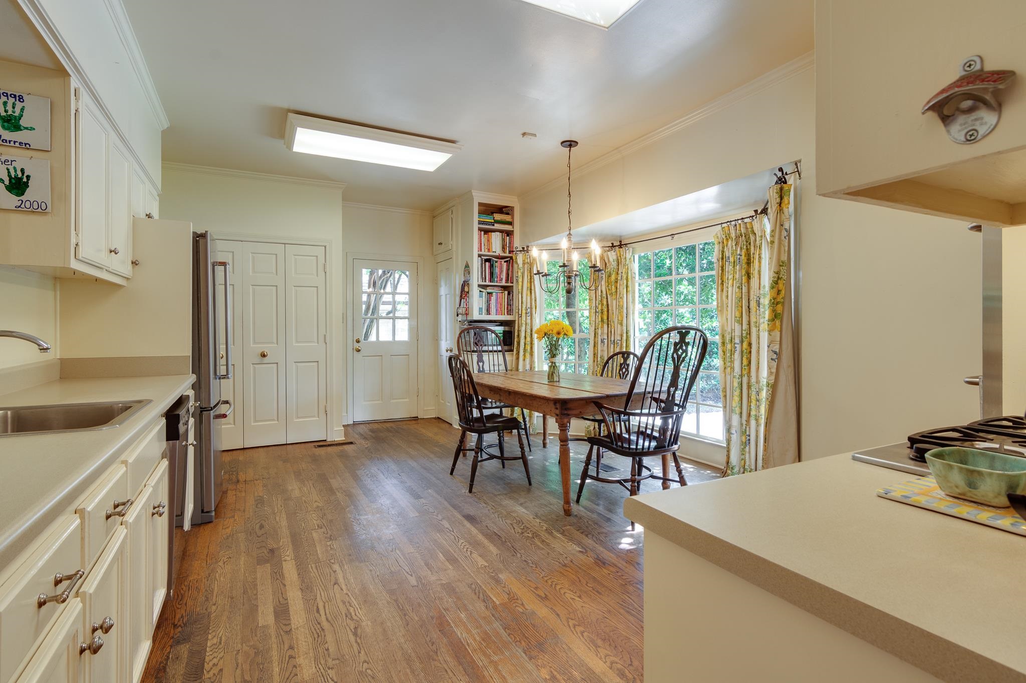 353 WILLIAMSBURG LN