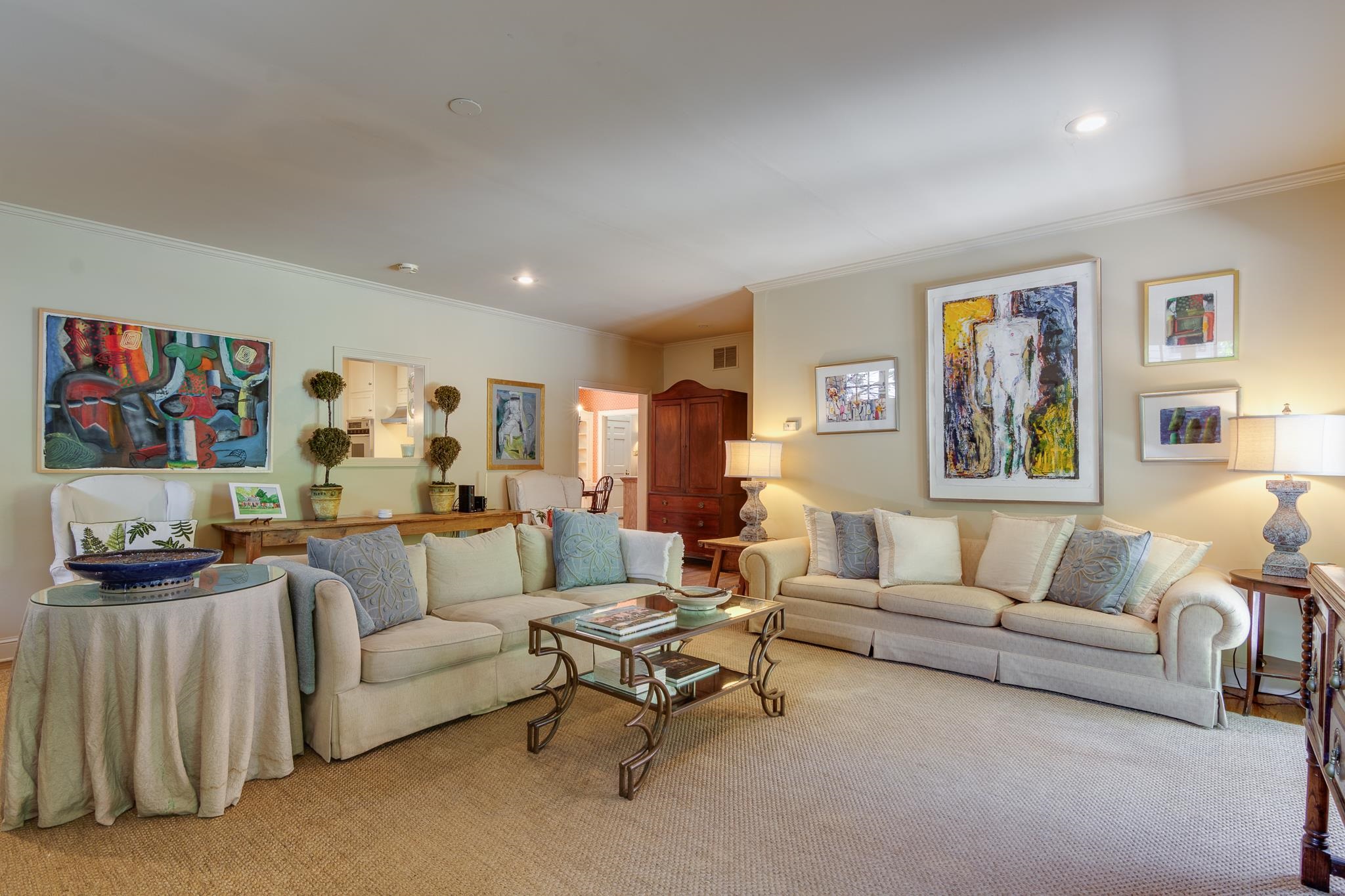353 WILLIAMSBURG LN