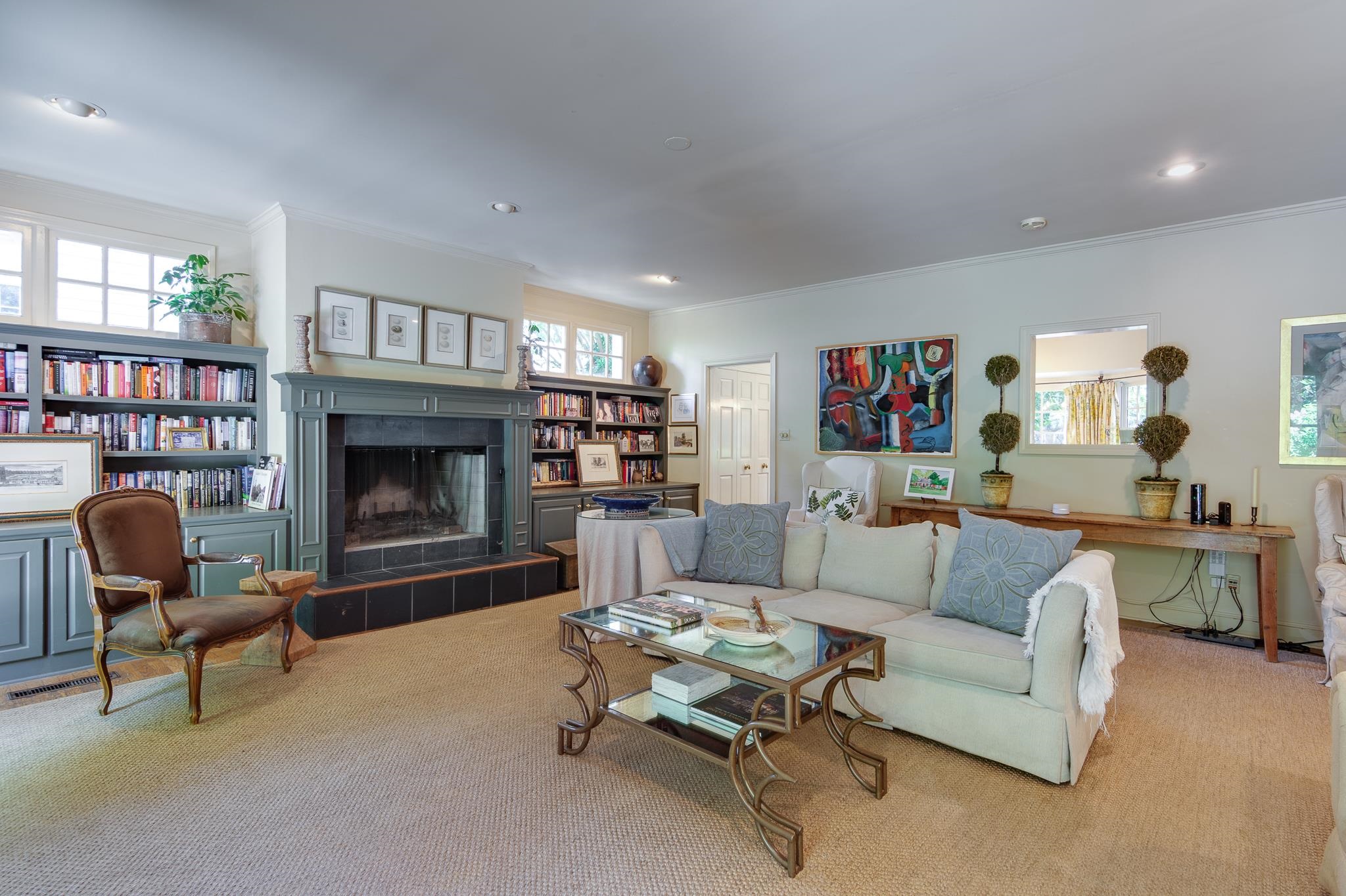 353 WILLIAMSBURG LN