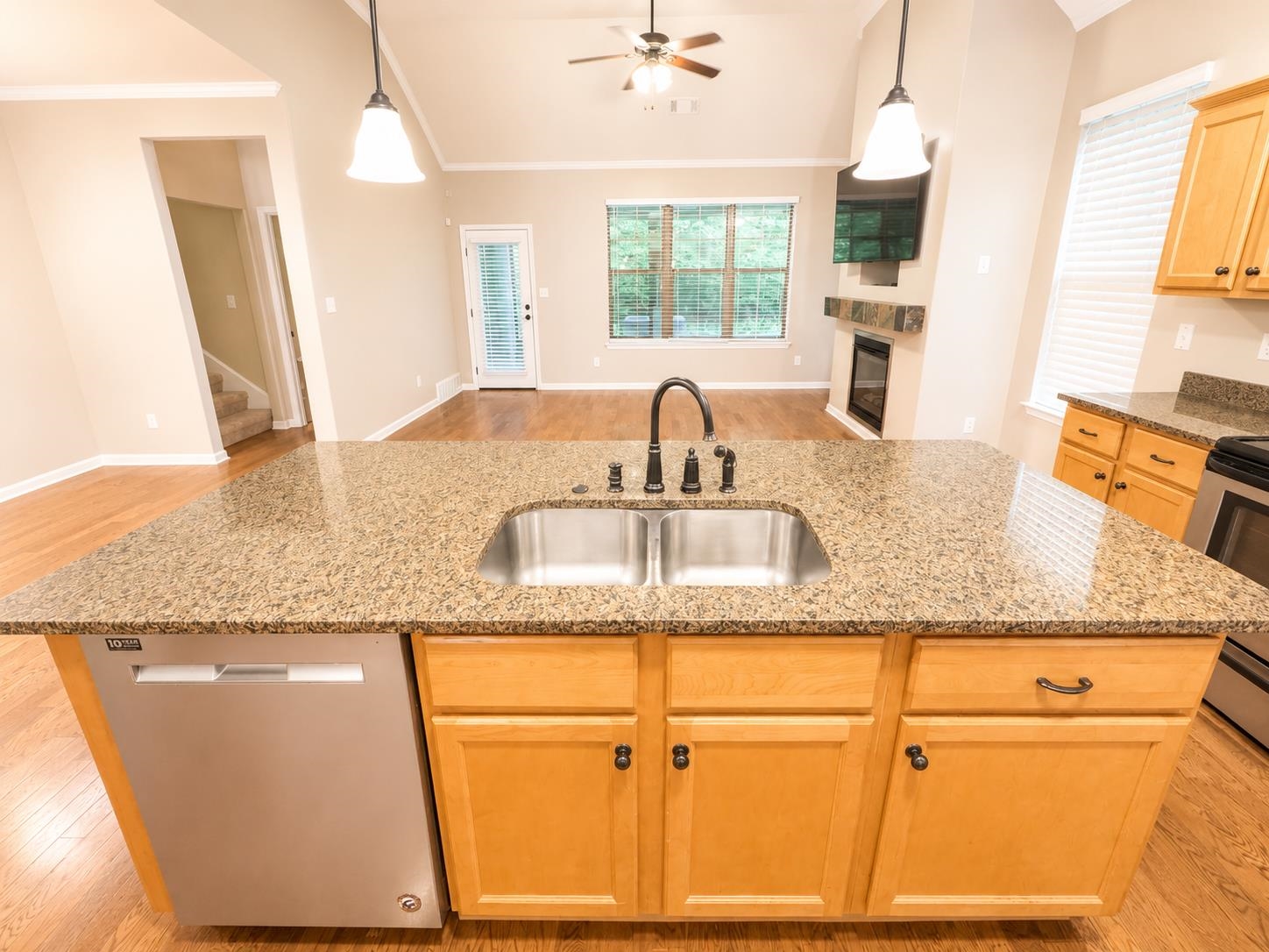5979 GARRETT VALLEY LN