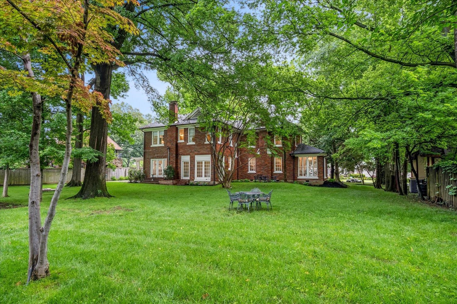 605 EAST DR