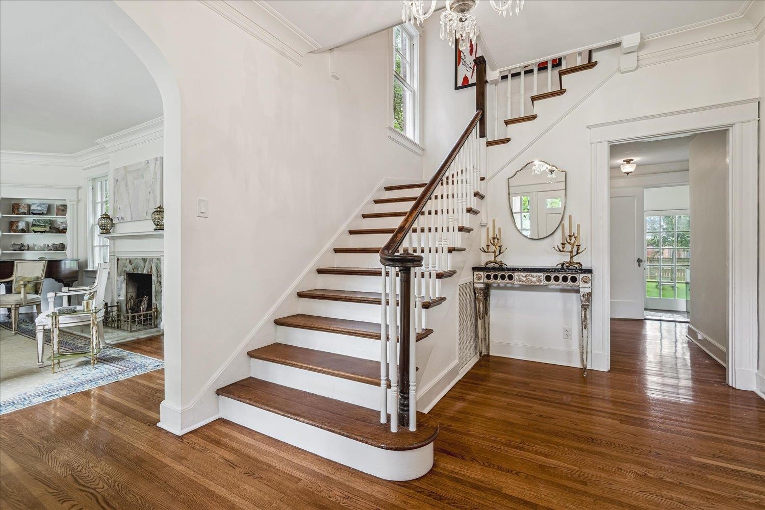 605 EAST DR