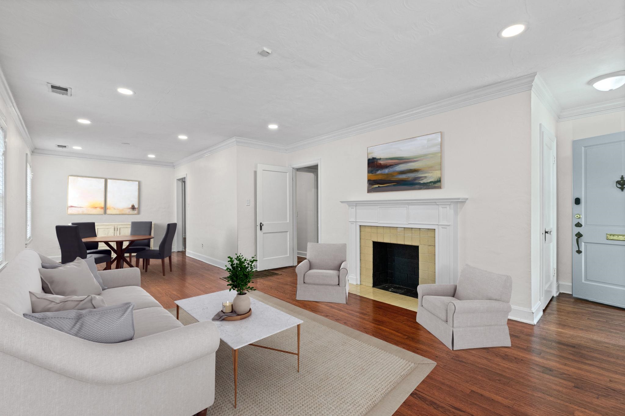 385 HOLMES CIR