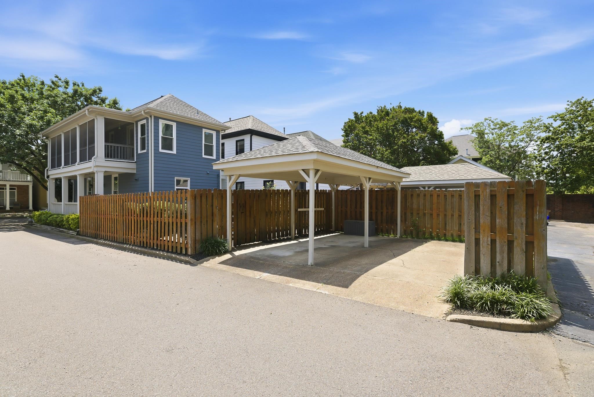 589 MADEWOOD DR
