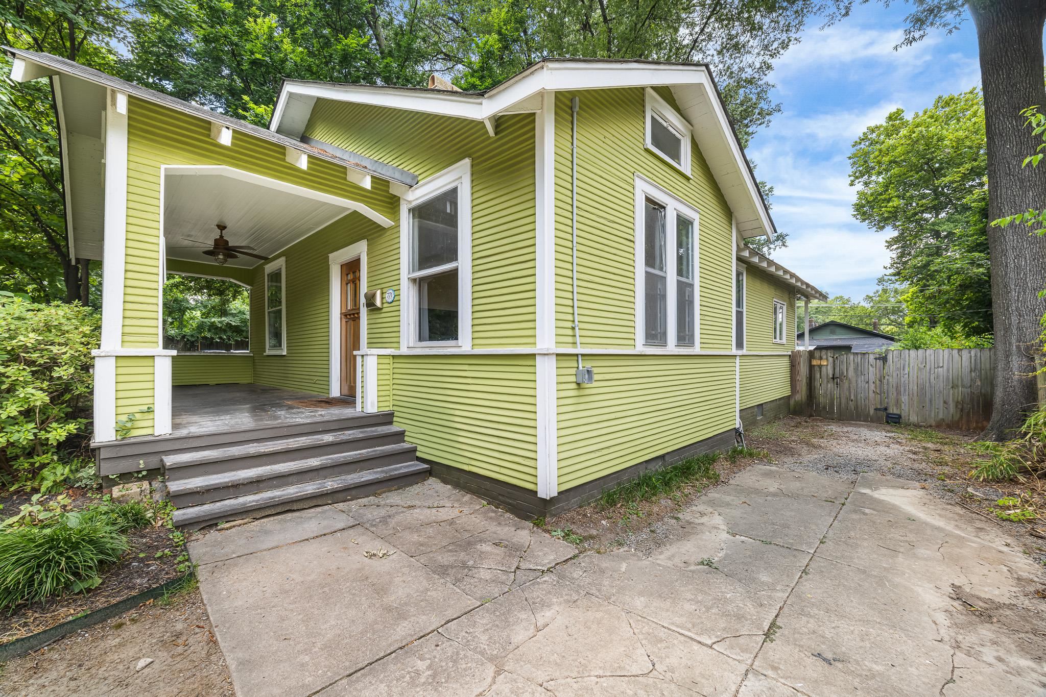 771 METCALF PL