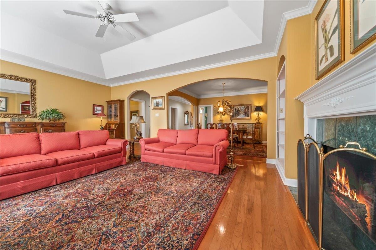 2490 EAGLERIDGE LN