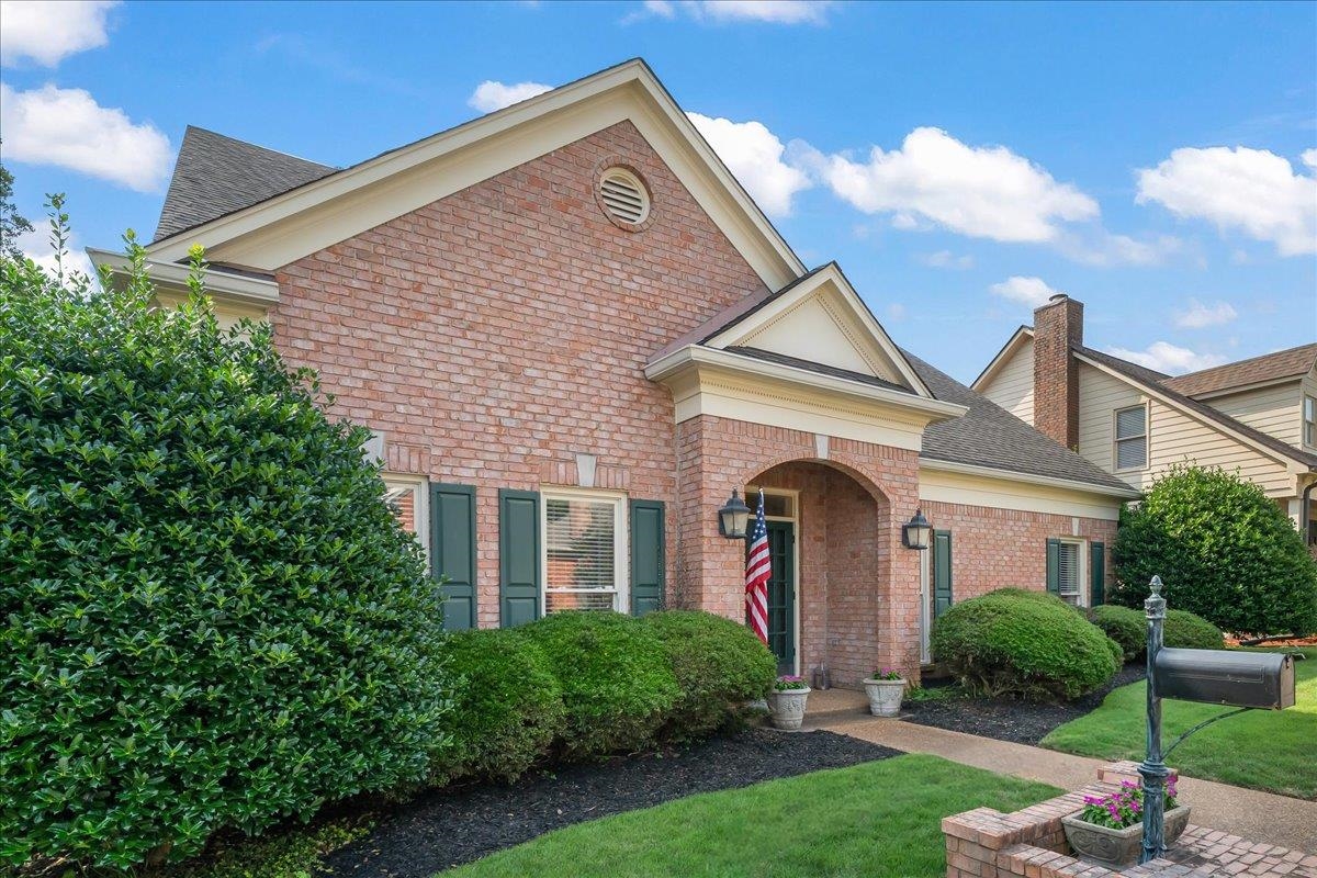 2490 EAGLERIDGE LN