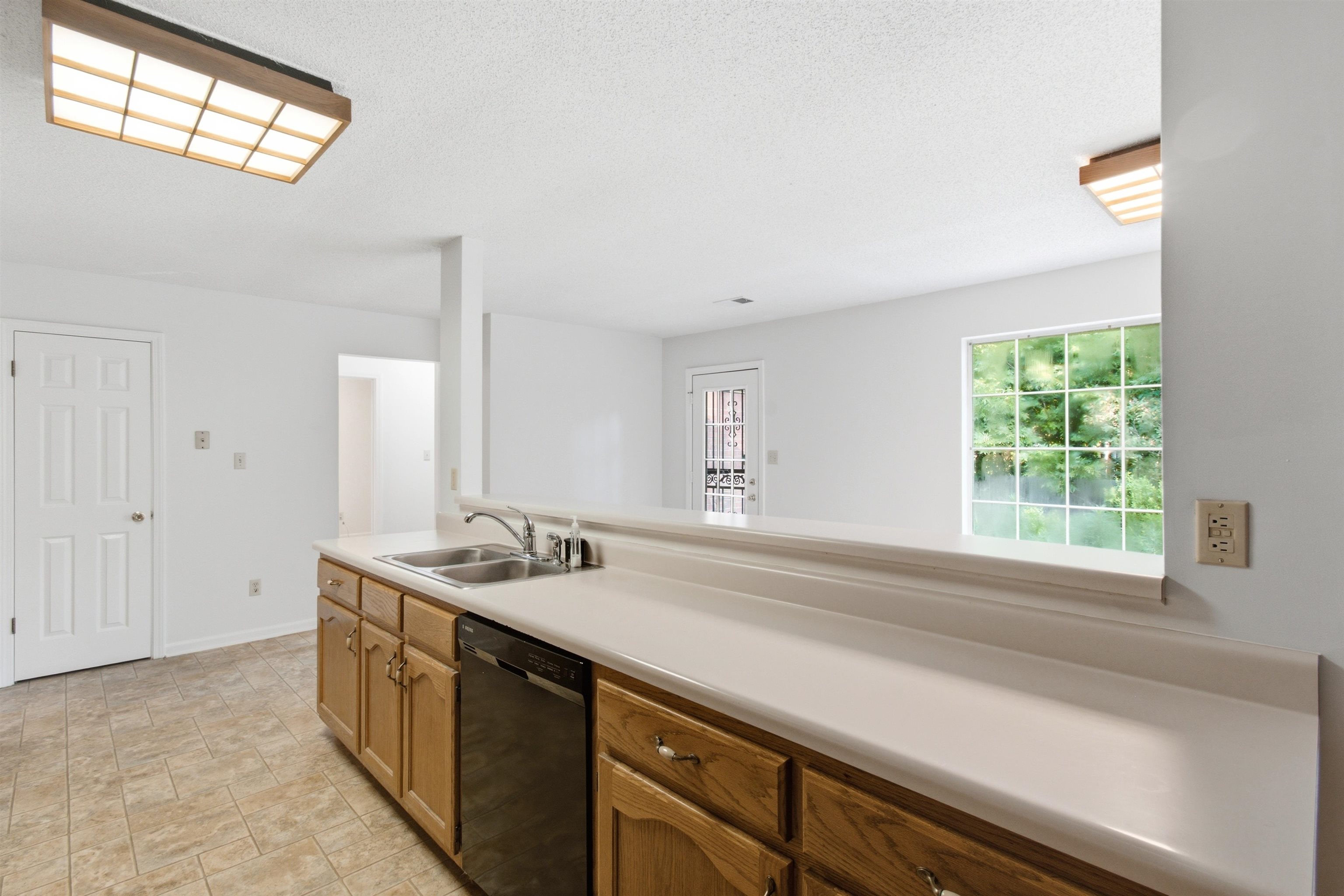 817 PECAN GARDENS CIR