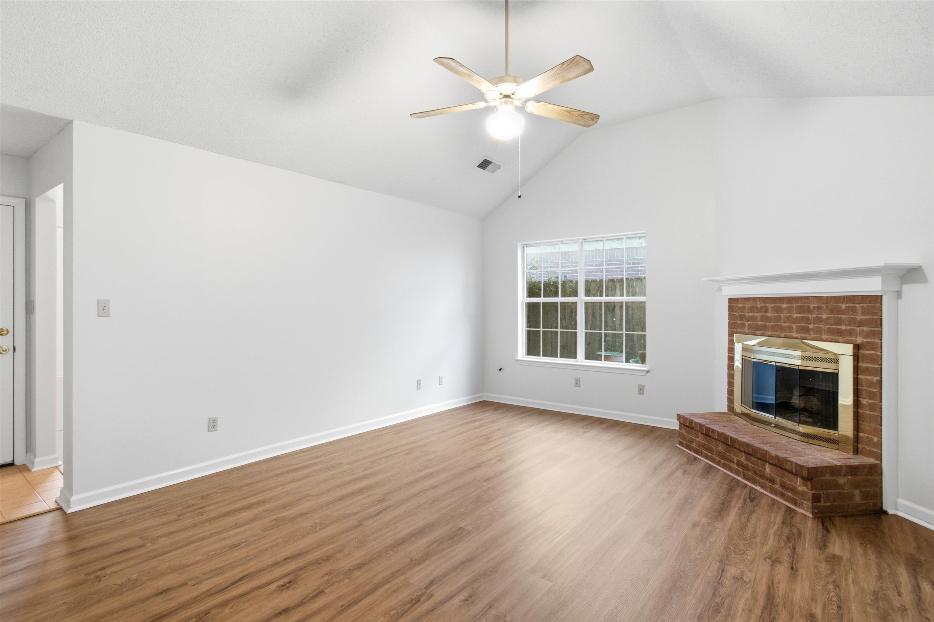 817 PECAN GARDENS CIR