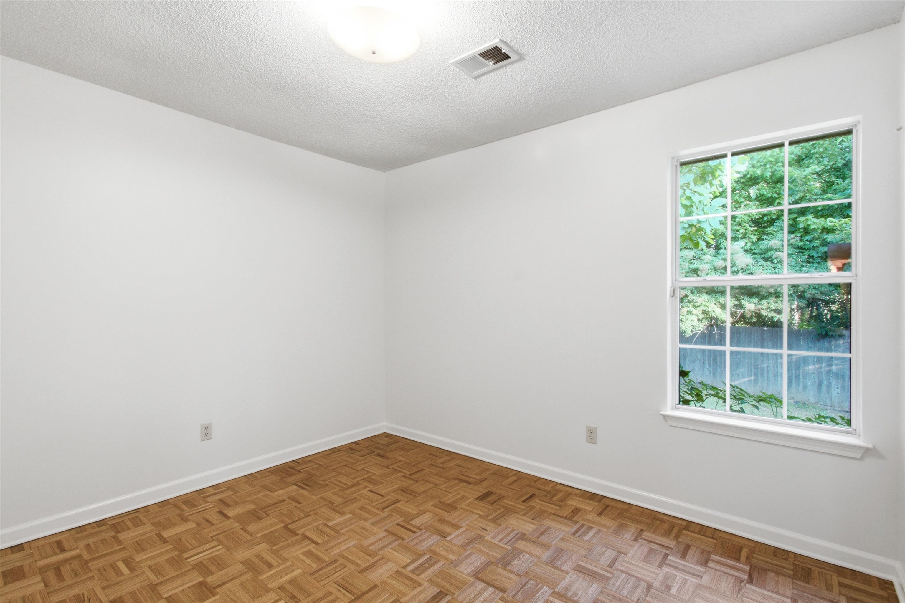 817 PECAN GARDENS CIR