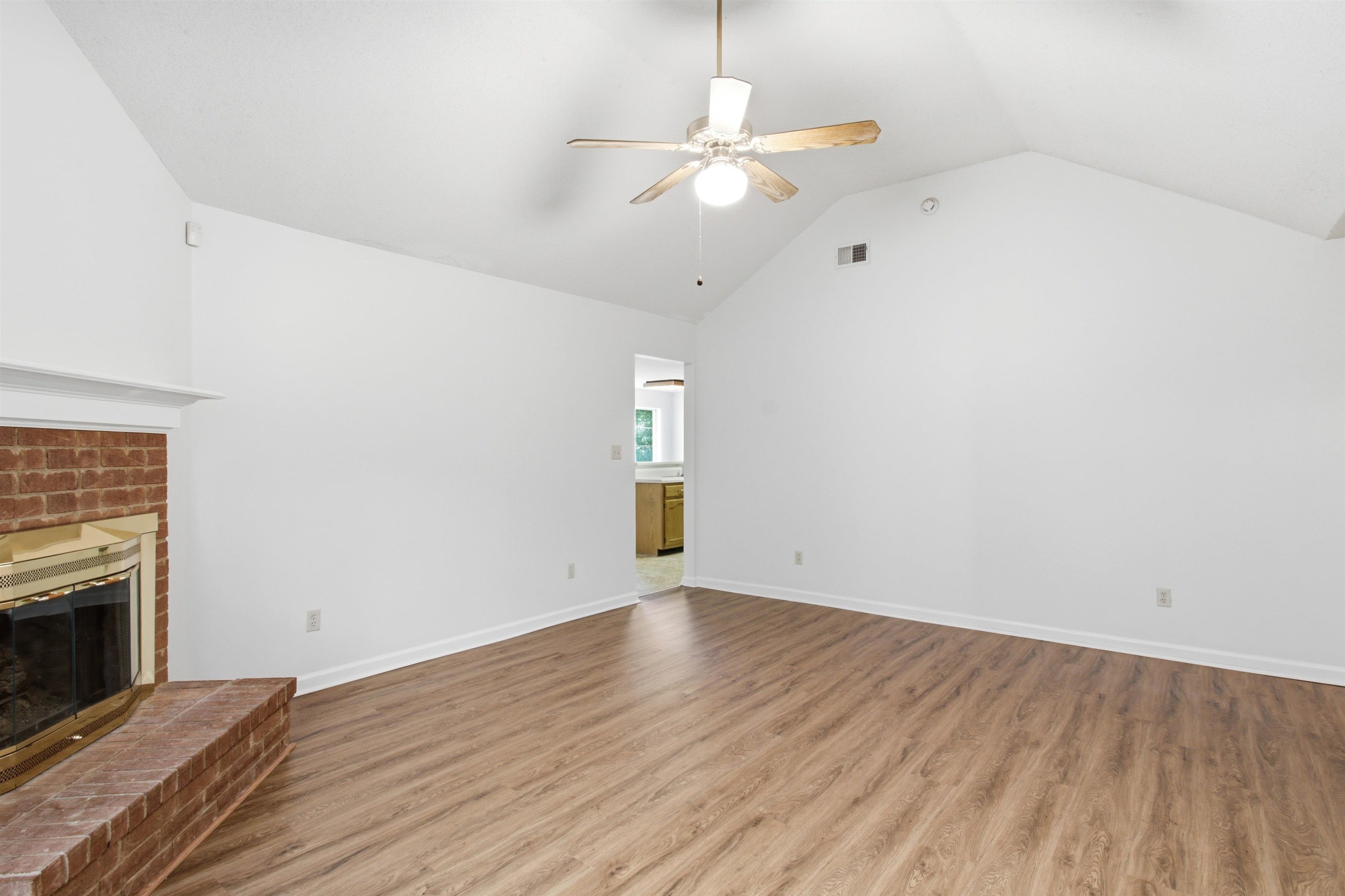 817 PECAN GARDENS CIR