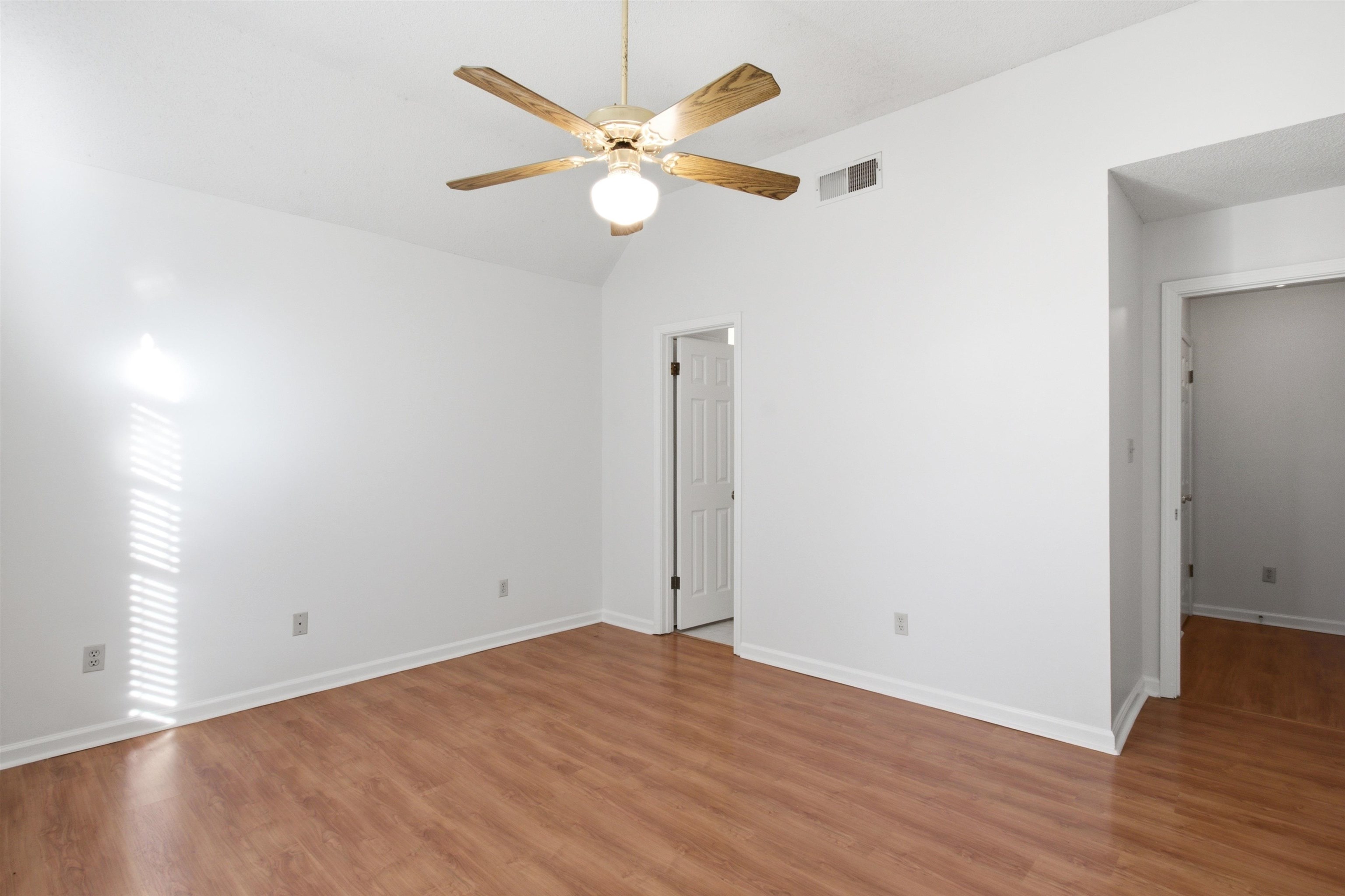 817 PECAN GARDENS CIR
